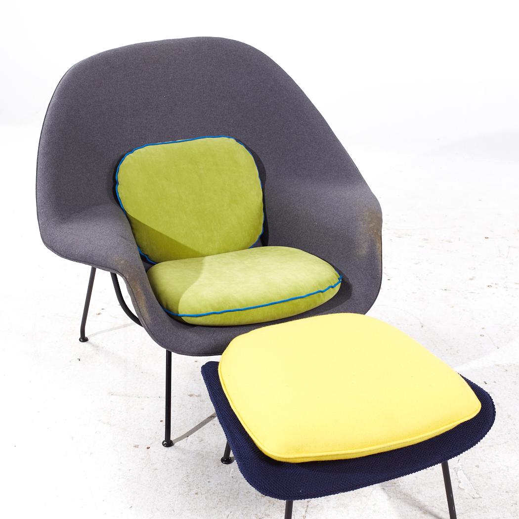 Eero Saarinen for Knoll Mid Century Womb Chair with Ottoman For Sale 2