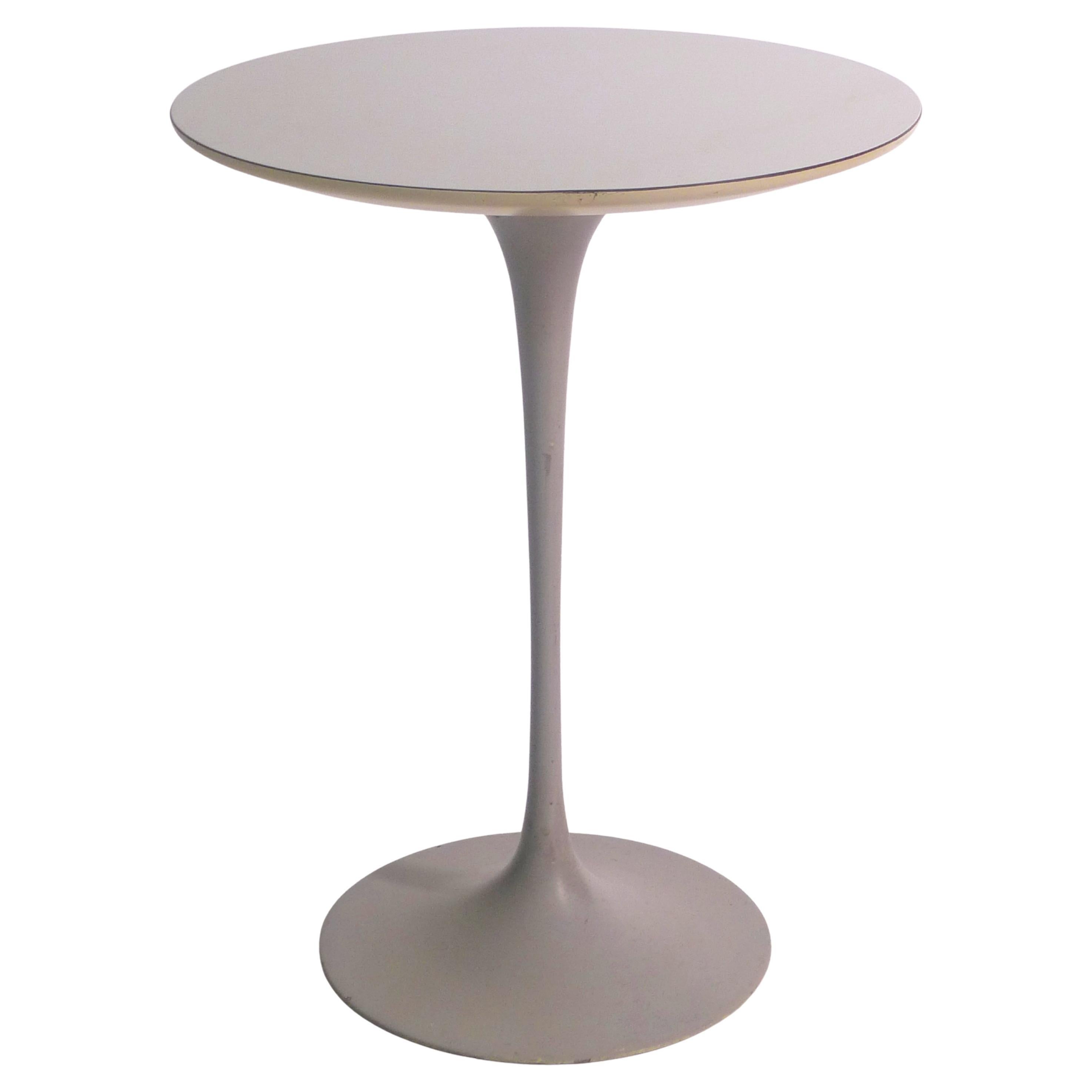 Eero Saarinen für Knoll, Original Tulip Beistelltisch, Anfang 1960er Jahre, Label Knoll