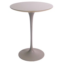Eero Saarinen für Knoll, Original Tulip Beistelltisch, Anfang 1960er Jahre, Label Knoll