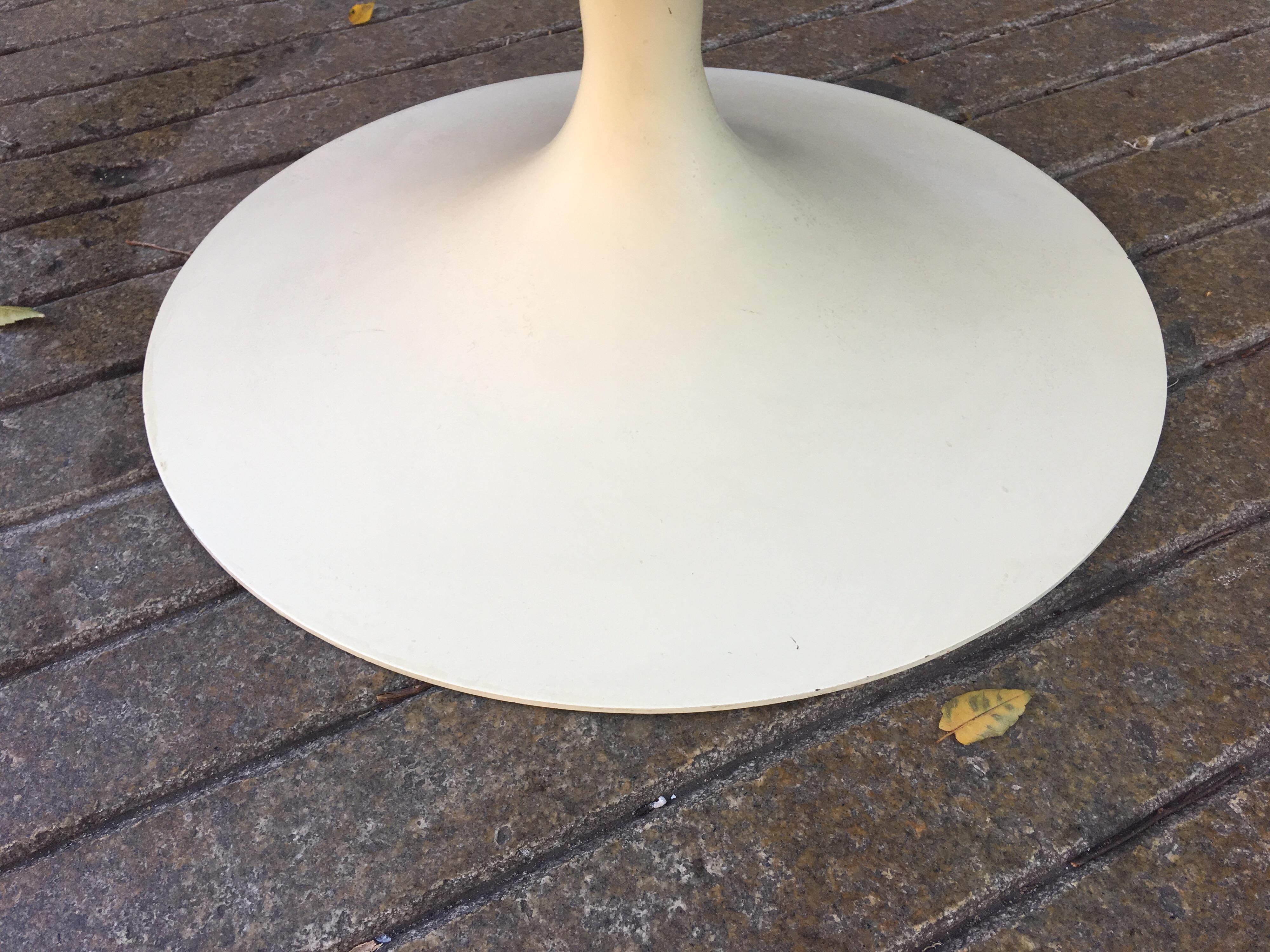 Eero Saarinen for Knoll Oval Marble Coffee Table In Good Condition In Philadelphia, PA