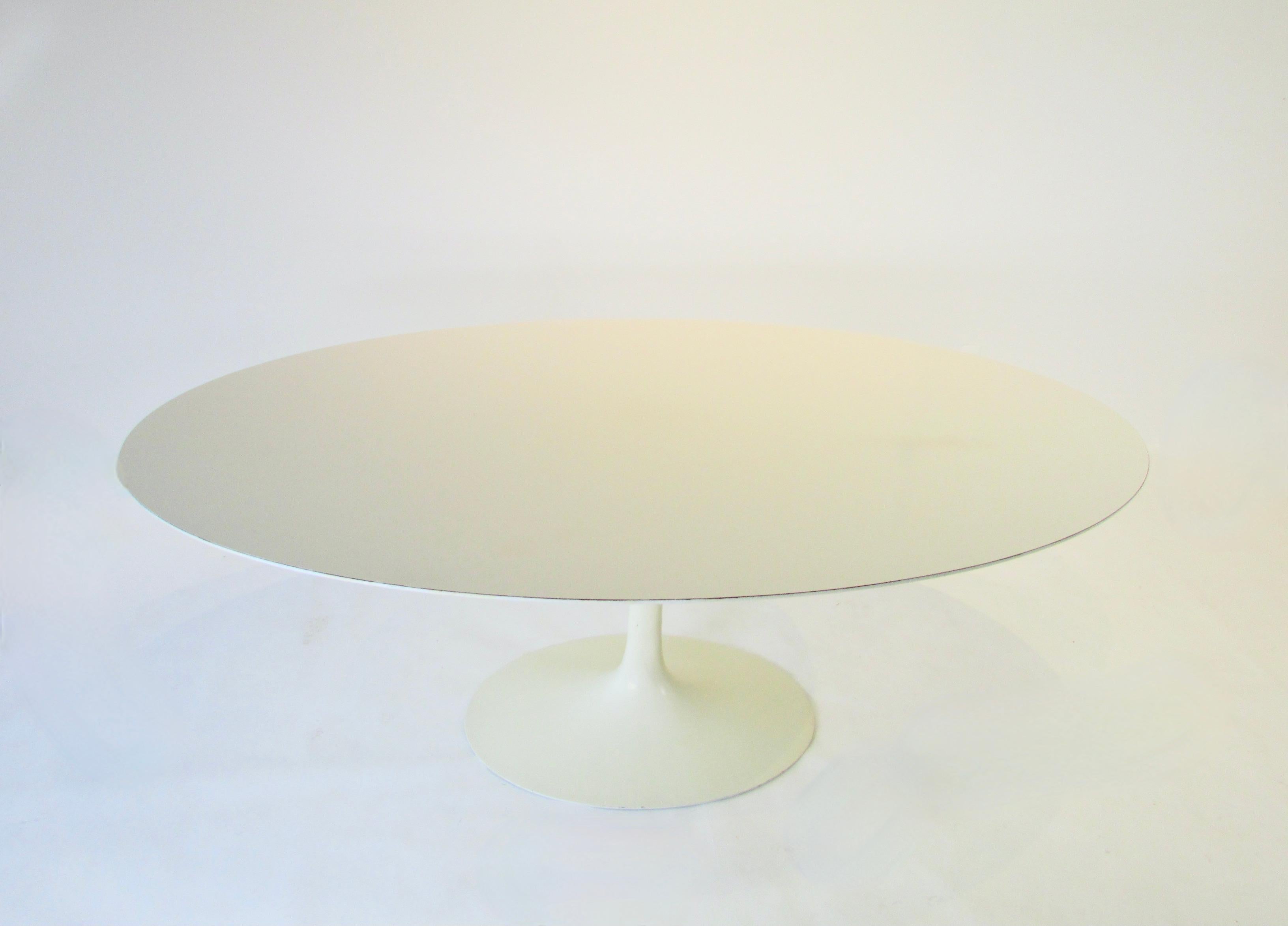 Mid-Century Modern Eero Saarinen for Knoll Oval Top Tulip Dining Table Early Cast Iron Base