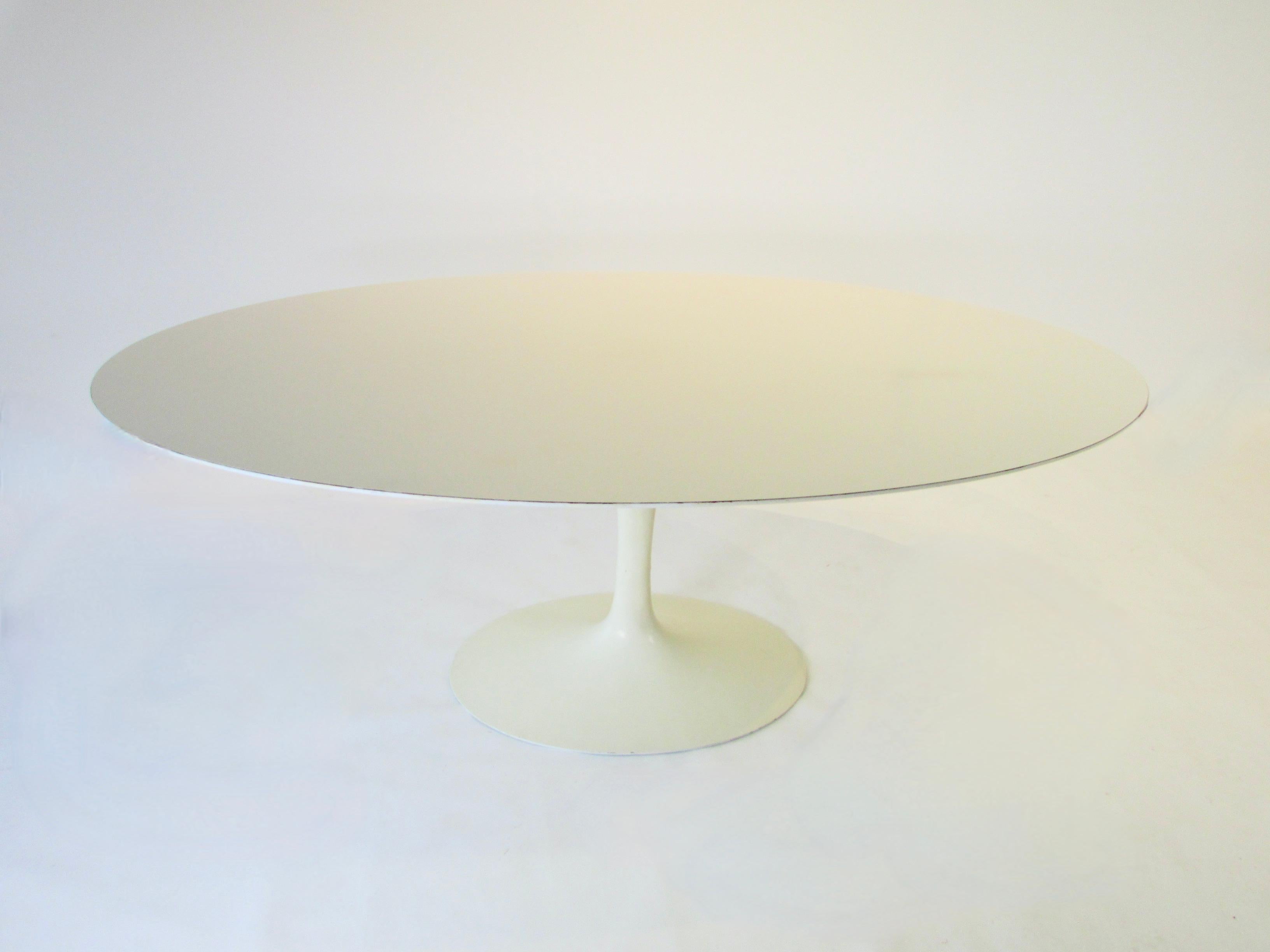 American Eero Saarinen for Knoll Oval Top Tulip Dining Table Early Cast Iron Base