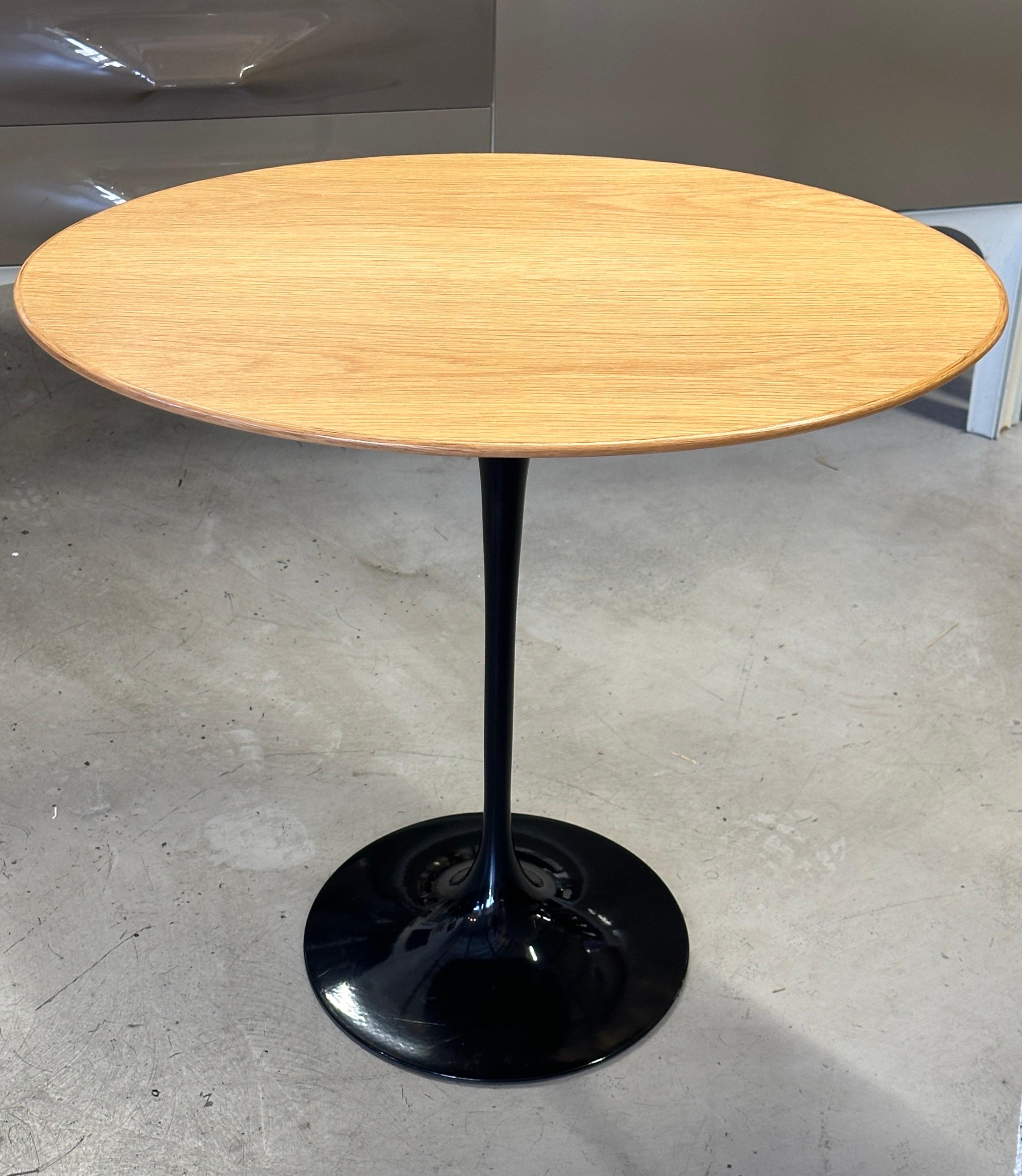 Eero Saarinen for Knoll Oval Tulip Table in Oak and Black For Sale 2