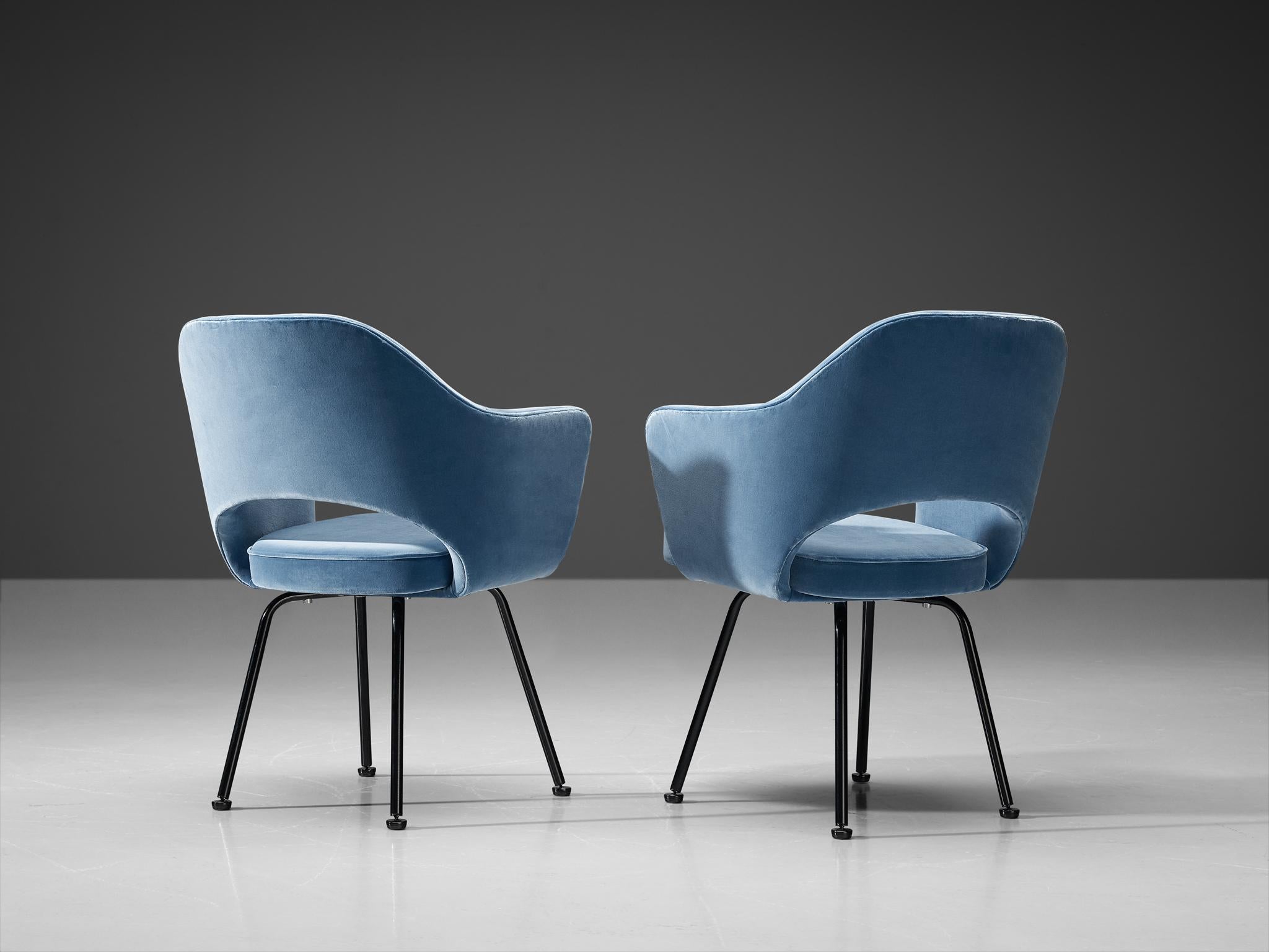 American Eero Saarinen for Knoll Pair of Armchairs in Sky Blue Velvet Upholstery