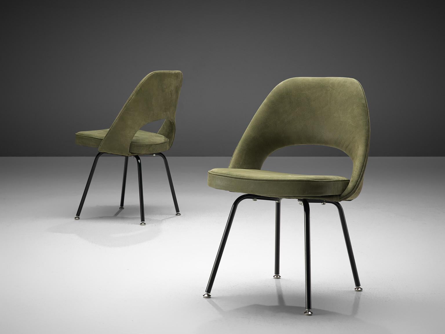 Eero Saarinen for Knoll International, pair of '72' dining chairs, black lacquered steel, reupholstered in green leather, United States, design 1948, later production

Pair of organic shaped chairs designed by Eero Saarinen. A fluid, sculptural