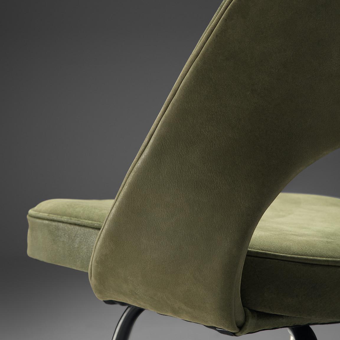 Mid-Century Modern Eero Saarinen for Knoll Pair of Dining Chairs in Green Leather  For Sale