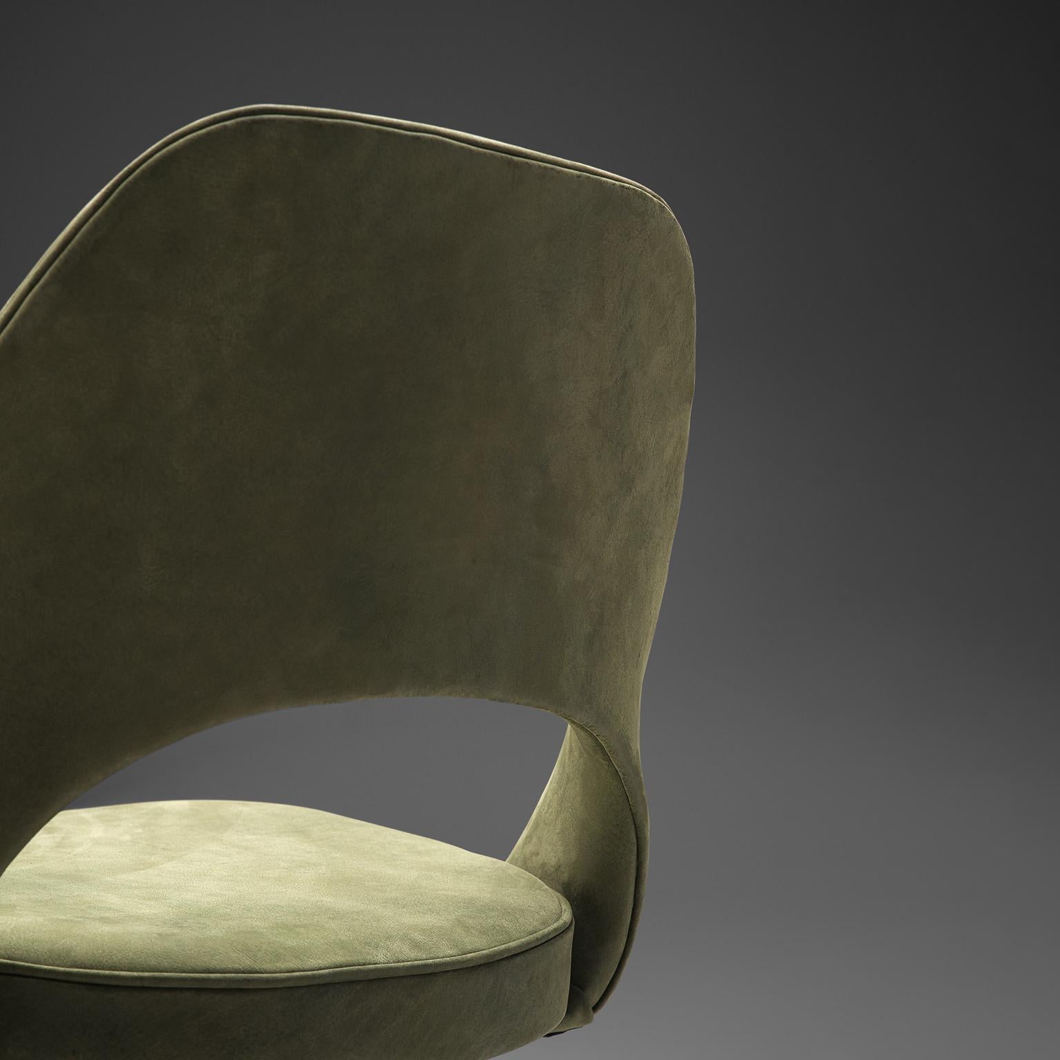 Paire de chaises de salle à manger en cuir vert Eero Saarinen pour Knoll  Bon état - En vente à Waalwijk, NL