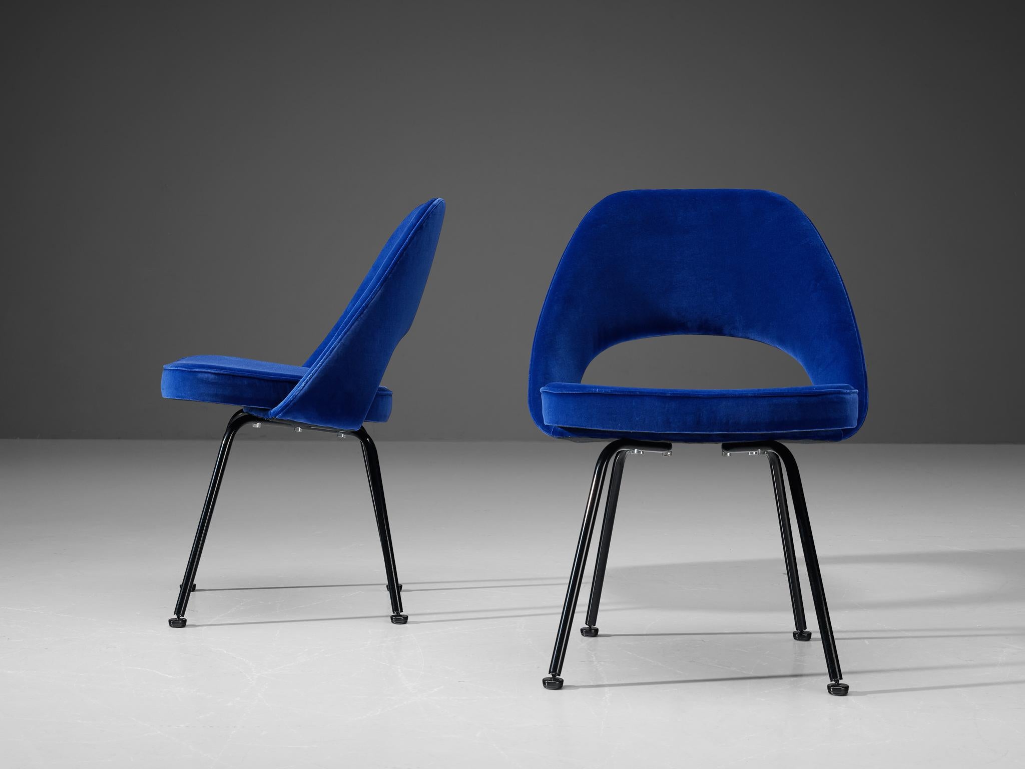 Eero Saarinen for Knoll Pair of Dining Chairs in Lapis Lazuli Velvet Upholstery 1