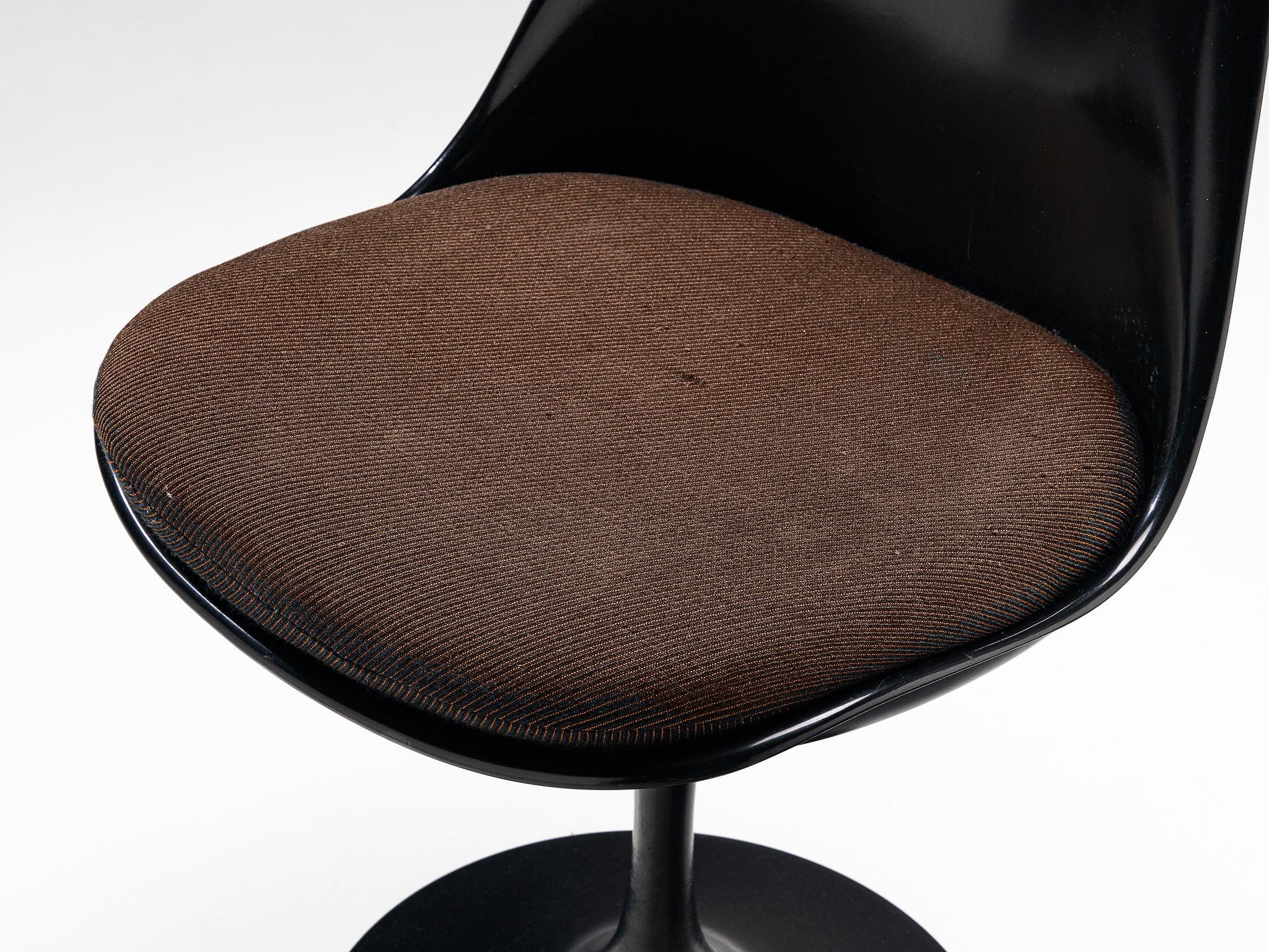 Eero Saarinen for Knoll Pair of 'Tulip' Dining Chairs in Black Fiberglass For Sale 1
