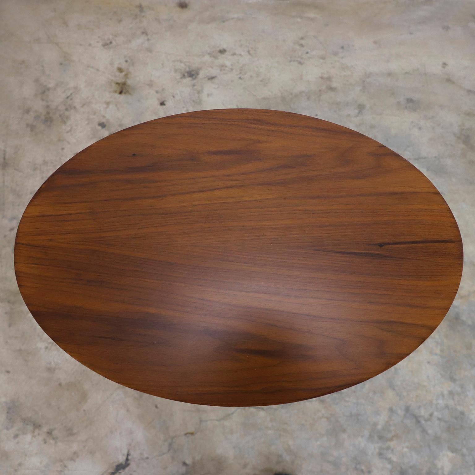 Mid-Century Modern Table d'appoint Tulip ovale rare d'Eero Saarinen pour Knoll en vente