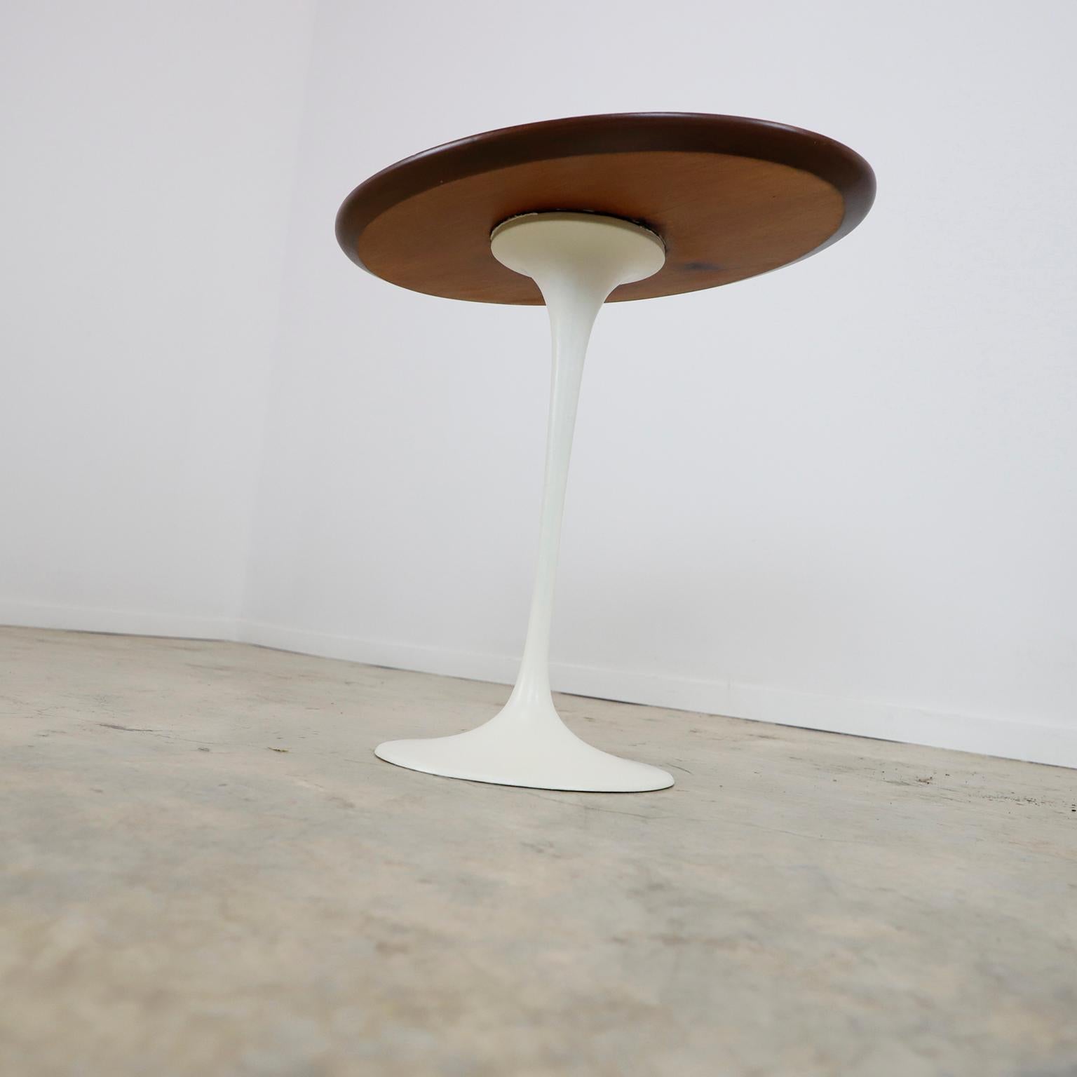 Table d'appoint Tulip ovale rare d'Eero Saarinen pour Knoll Bon état - En vente à Mexico City, CDMX