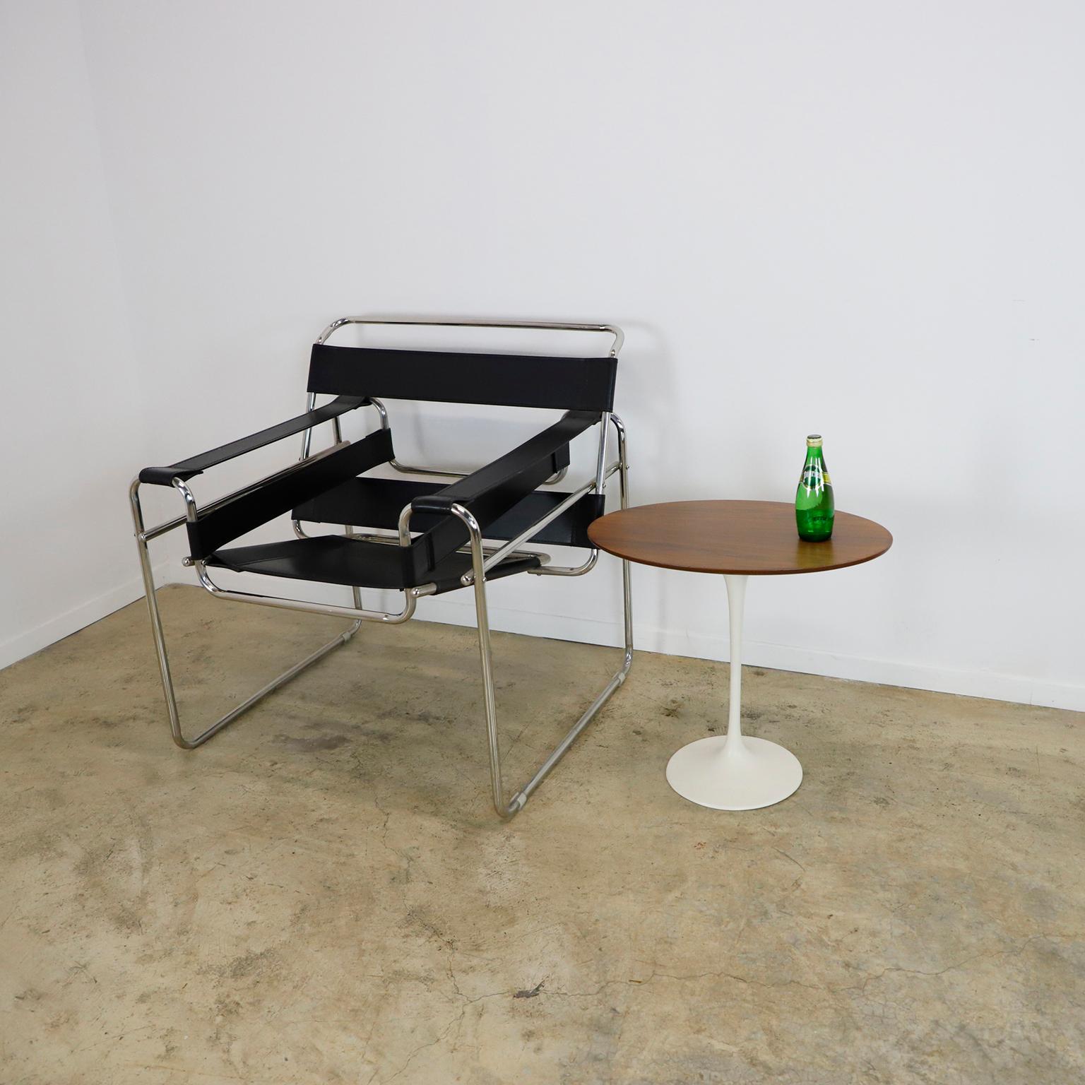 Milieu du XXe siècle Table d'appoint Tulip ovale rare d'Eero Saarinen pour Knoll en vente