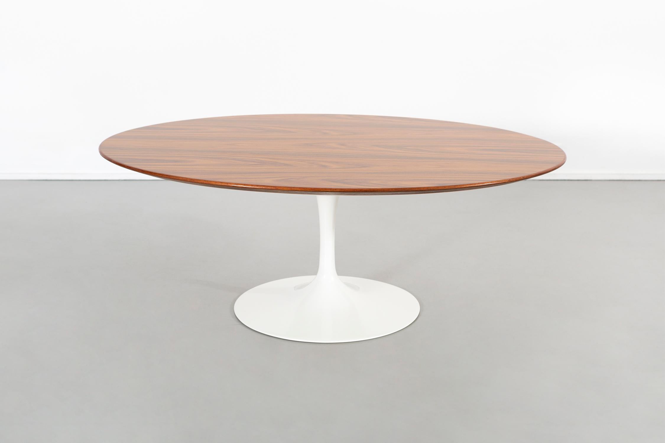 Eero Saarinen für Knoll: Rosenholz-Couchtisch, 50. Jahrestag (amerikanisch)
