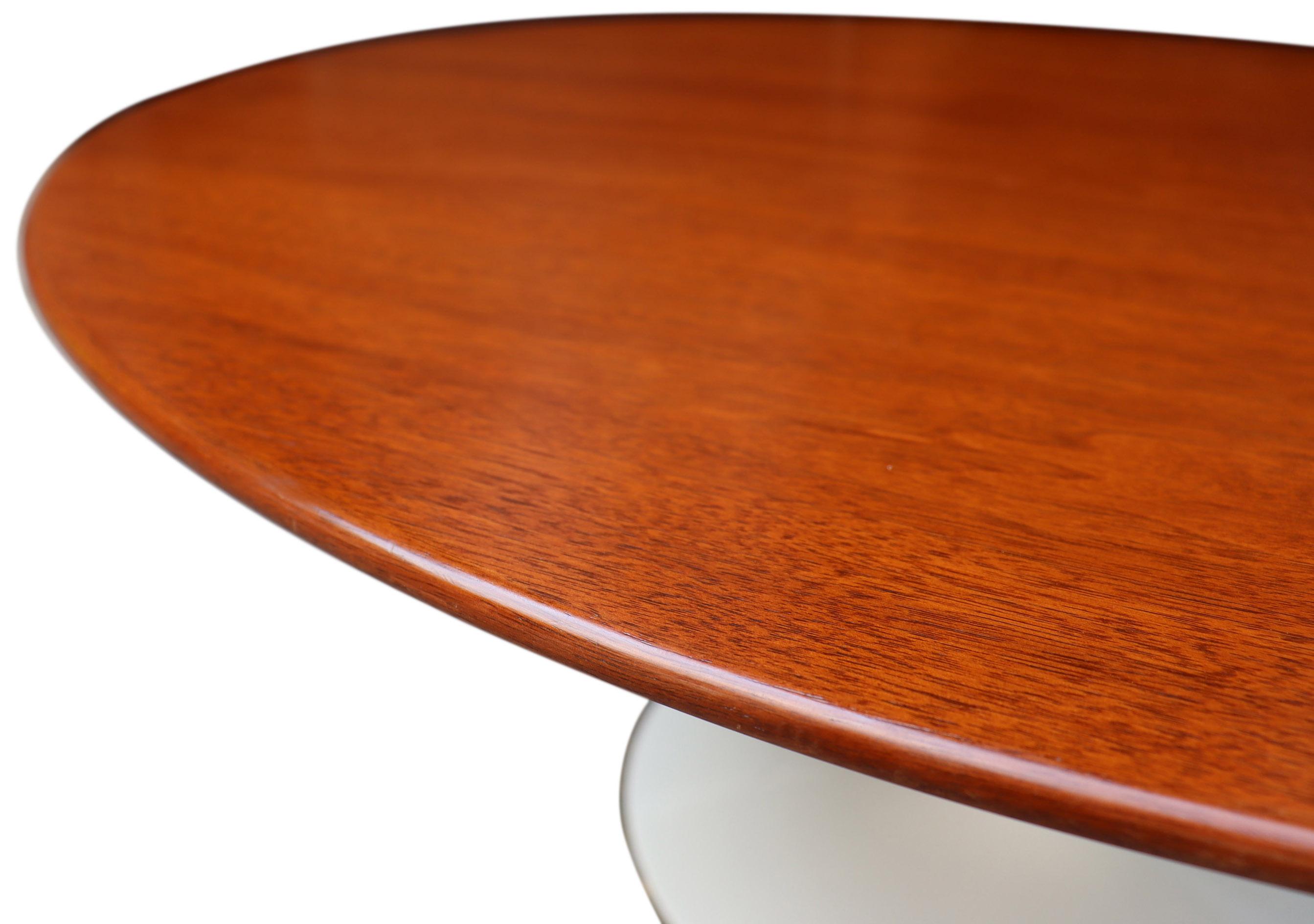 Eero Saarinen for Knoll Round Tulip Coffee Table 2