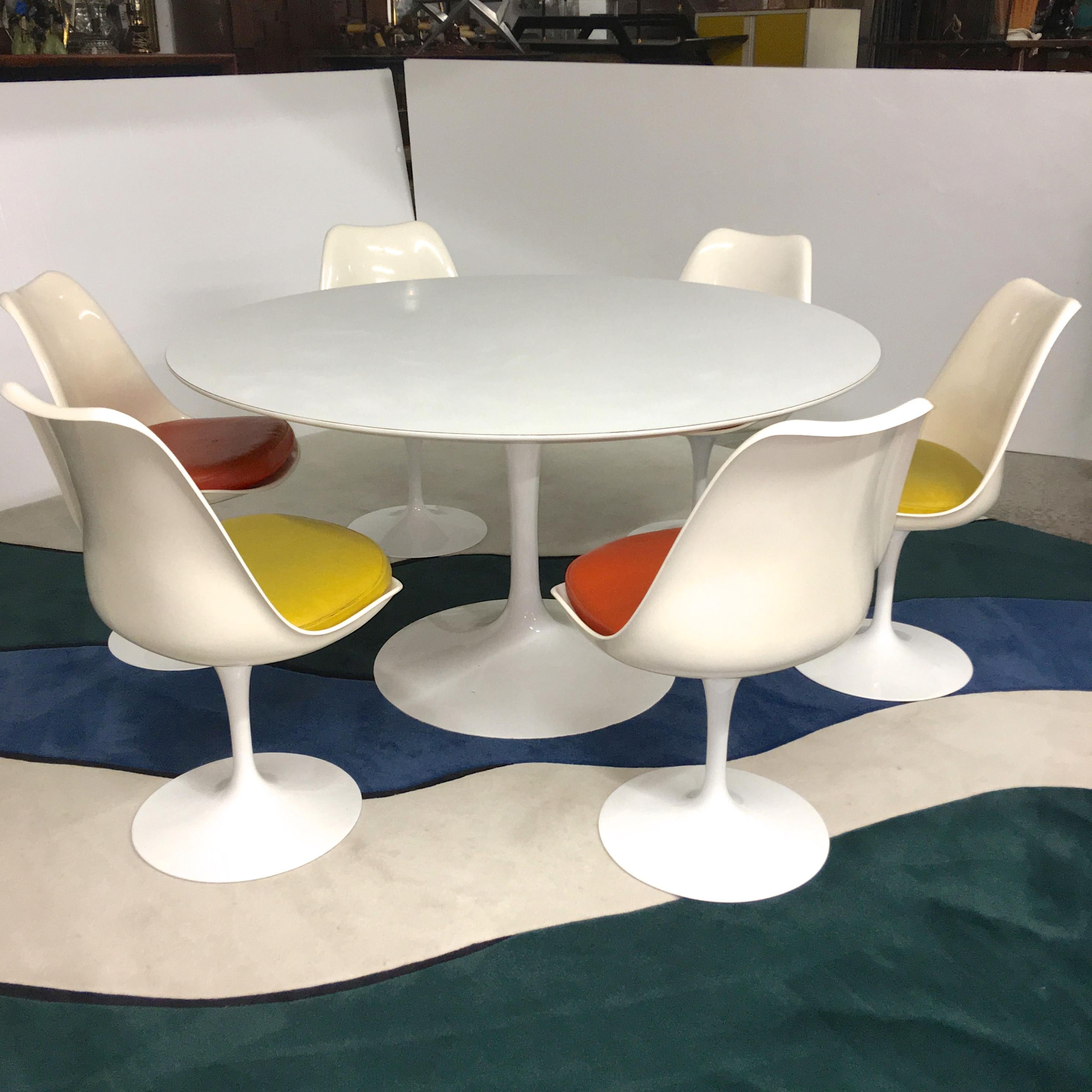 Mid-Century Modern Eero Saarinen for Knoll 54