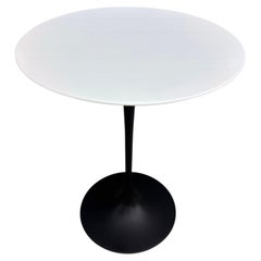 Eero Saarinen for Knoll Round Tulip Table with Quartz Vetro Bianco Top