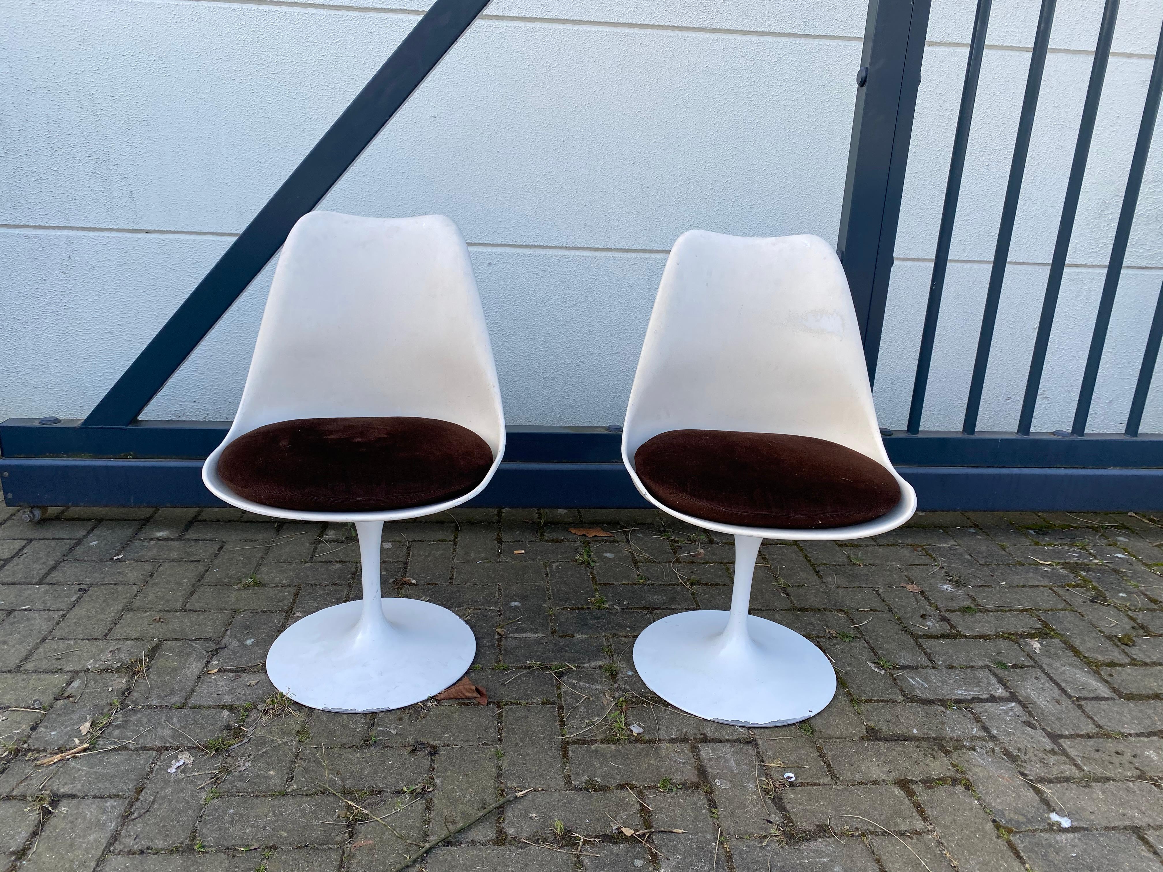 Eero Saarinen  for Knoll Set Including 1 Table and 5 Chairs + 1 circa 1970 For Sale 1