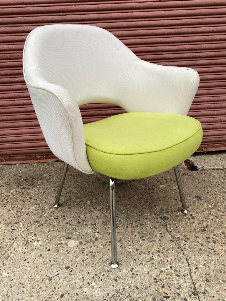 Eero Saarinen for Knoll Set of 6 Executive Armchairs In Good Condition For Sale In Philadelphia, PA