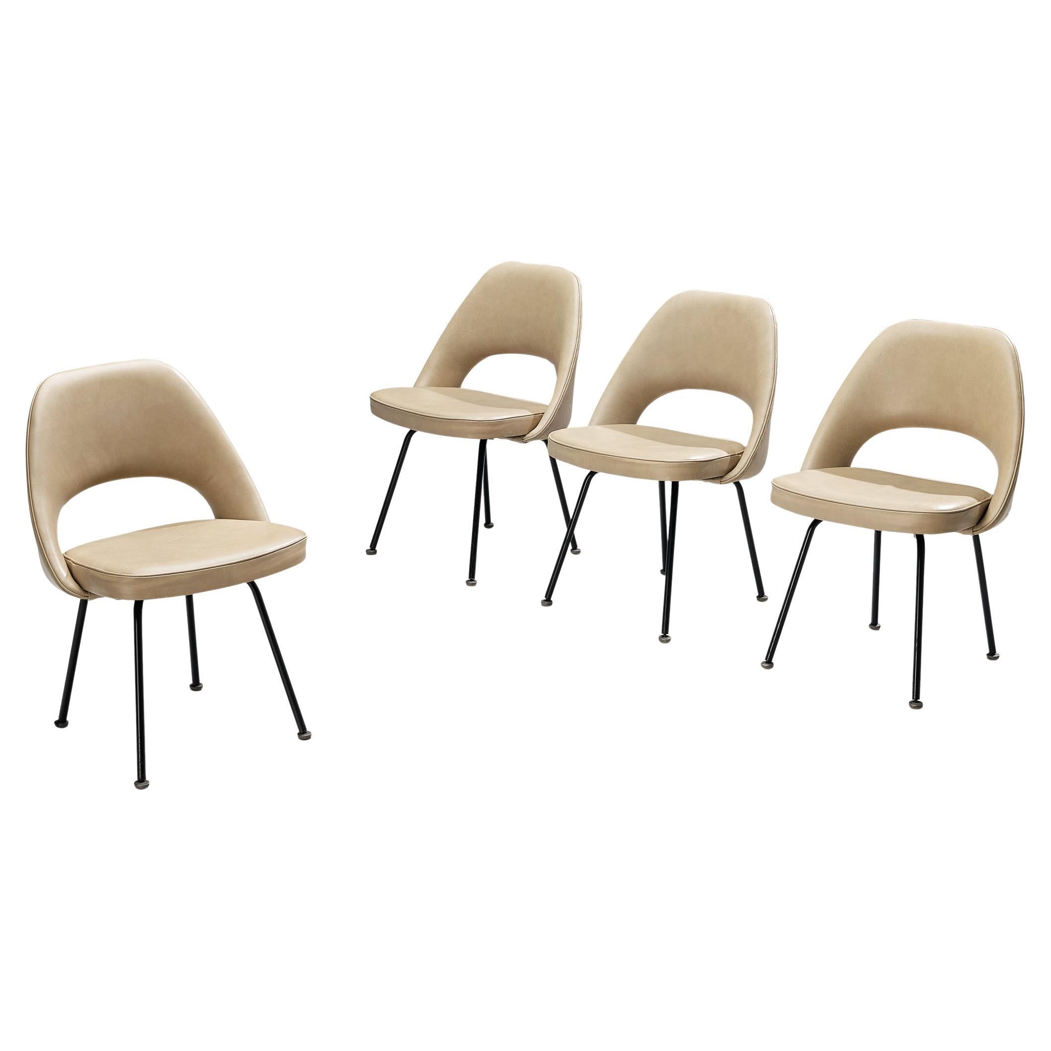 Ensemble de quatre chaises de salle à manger en cuir beige Eero Saarinen pour Knoll  en vente