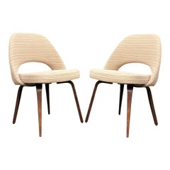 Eero Saarinen for Knoll Side Chairs on Wooden Legs