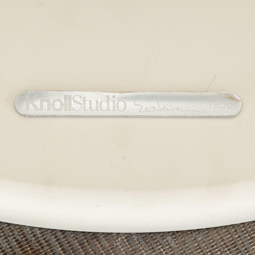 American Eero Saarinen for Knoll Studio Tulip Dining Table