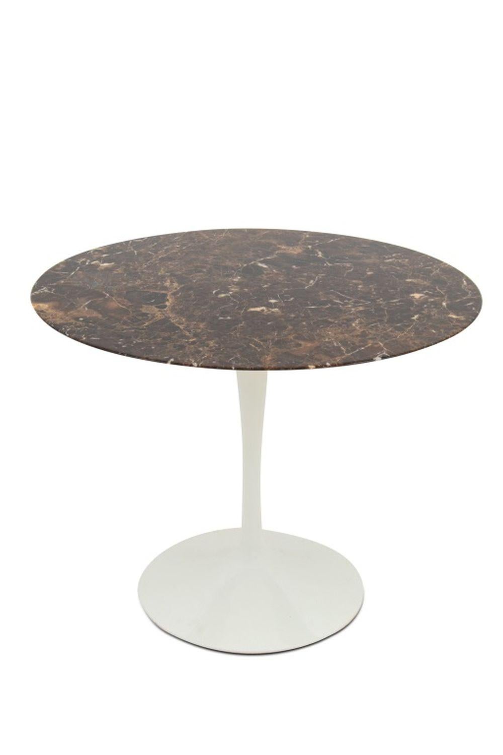 Eero Saarinen for Knoll Studio Tulip Dining Table In Good Condition In Astoria, NY