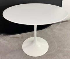 Table de salle à manger ou de centre Tulip blanche, signée Eero Saarinen pour Knoll Studios MCM