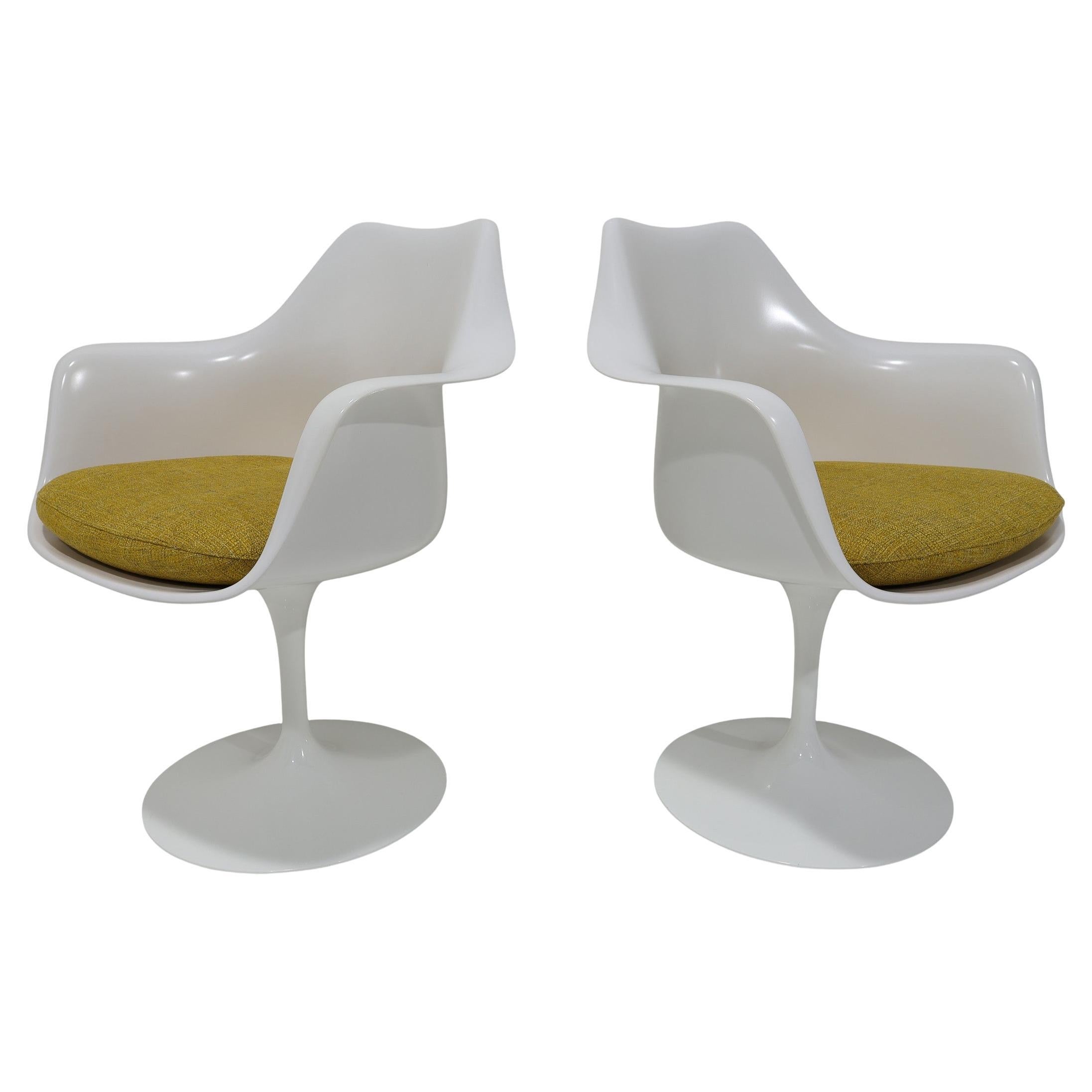 Eero Saarinen for Knoll Tulip Chairs en vente