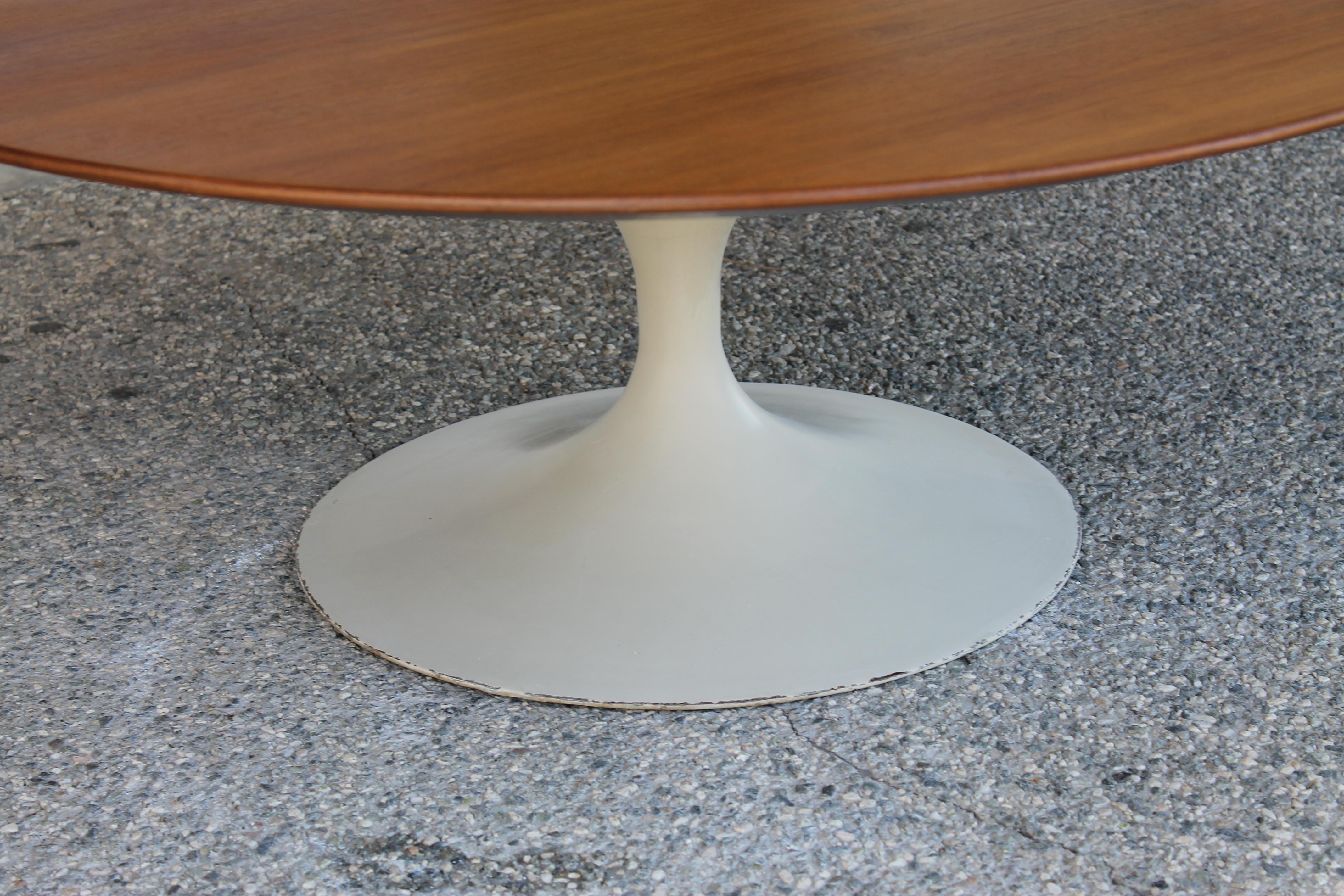 Eero Saarinen for Knoll Tulip Coffee Table with Walnut Top In Good Condition In Palm Springs, CA