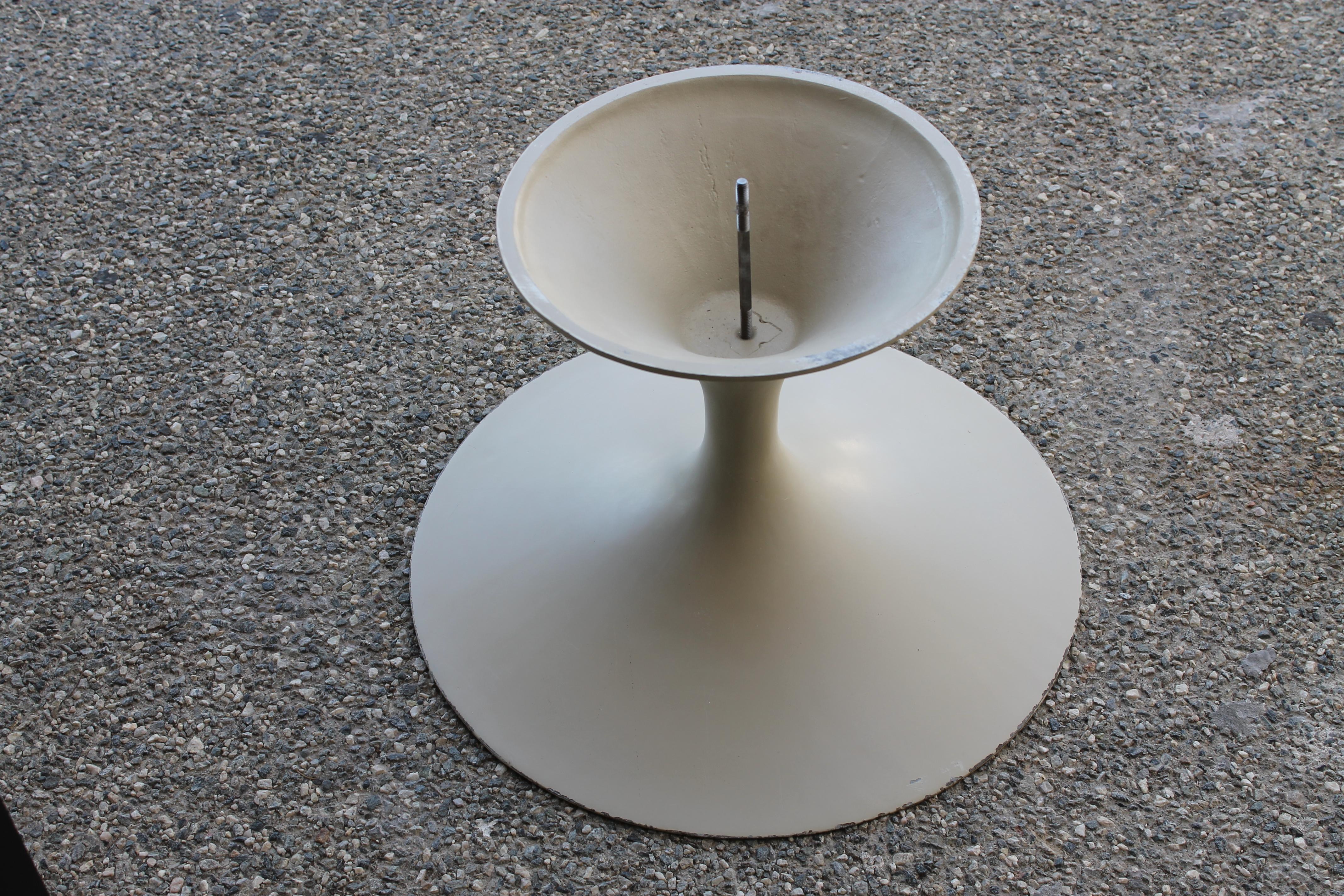 Late 20th Century Eero Saarinen for Knoll Tulip Coffee Table with Walnut Top