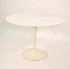 Eero Saarinen pour Knoll Table de salle à manger Tulip