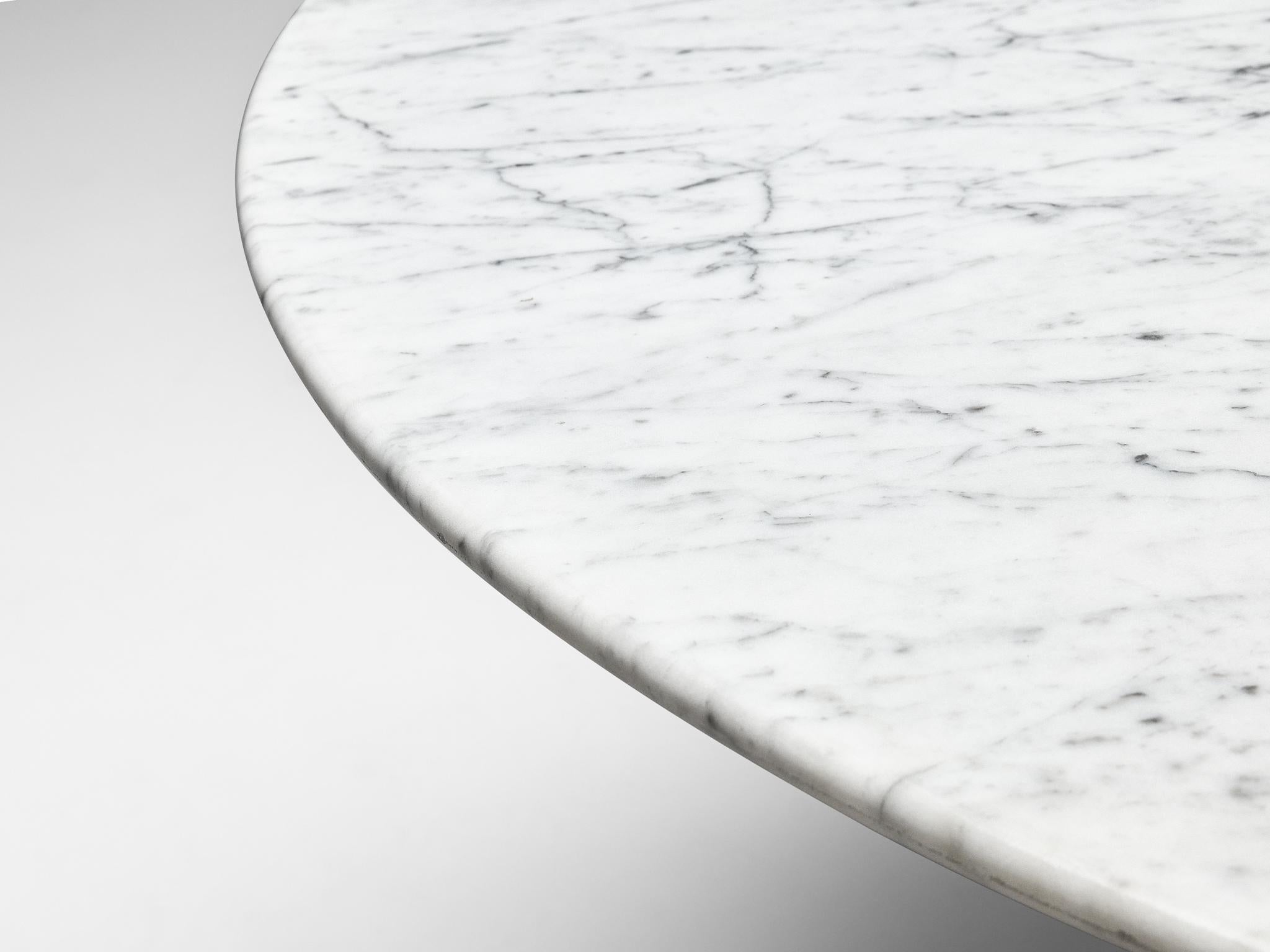 Mid-Century Modern Eero Saarinen for Knoll 'Tulip' Dining Table with Carrara Marble Top  For Sale