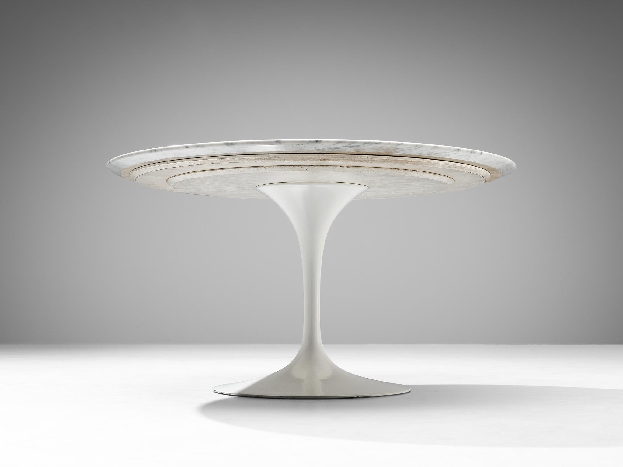 Américain Table de salle à manger Tulip d'Eero Saarinen pour Knoll avec plateau en marbre de Carrare  en vente