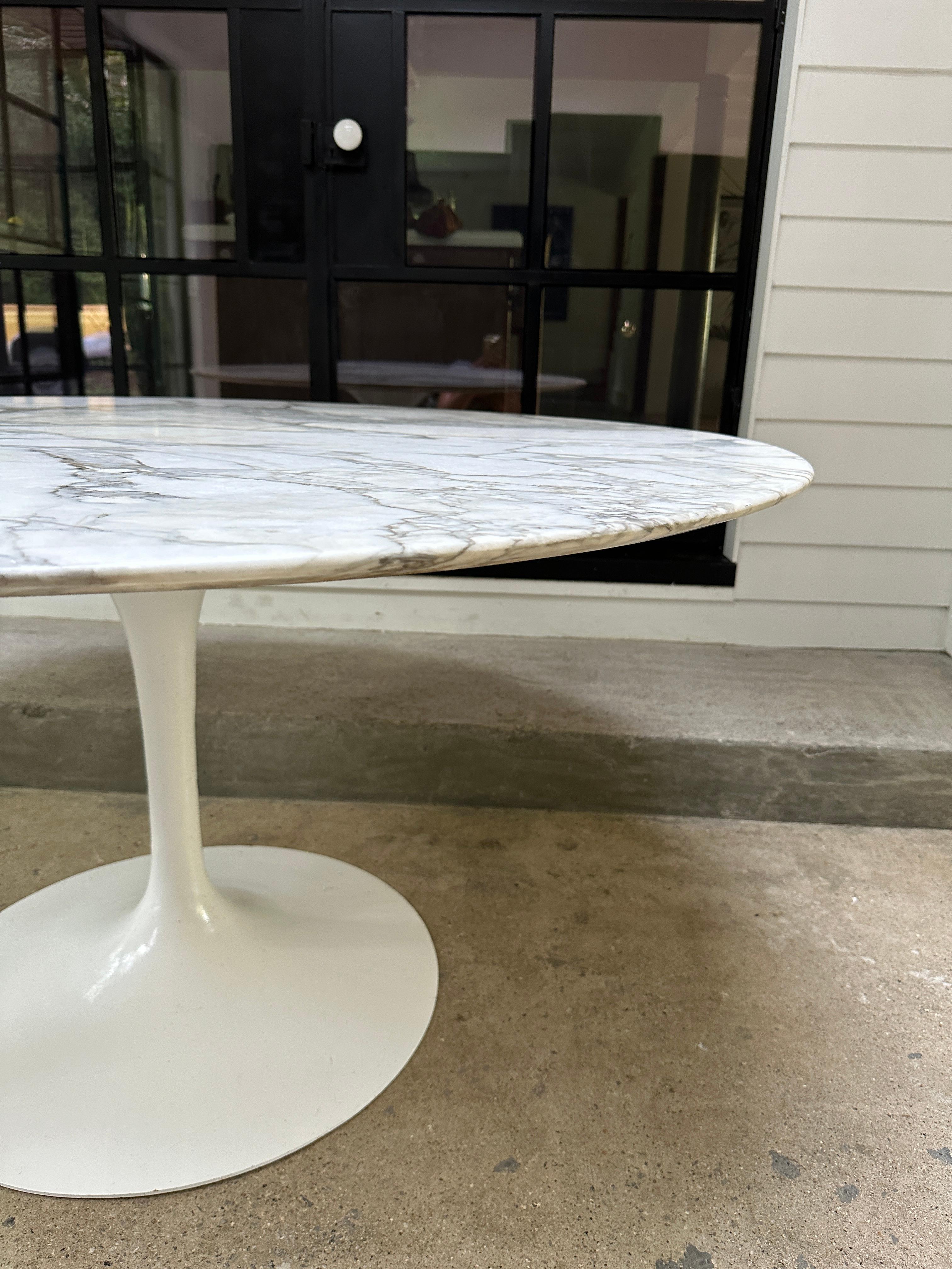 20th Century Eero Saarinen for Knoll 'Tulip' Dining Table with Carrara Marble Top For Sale
