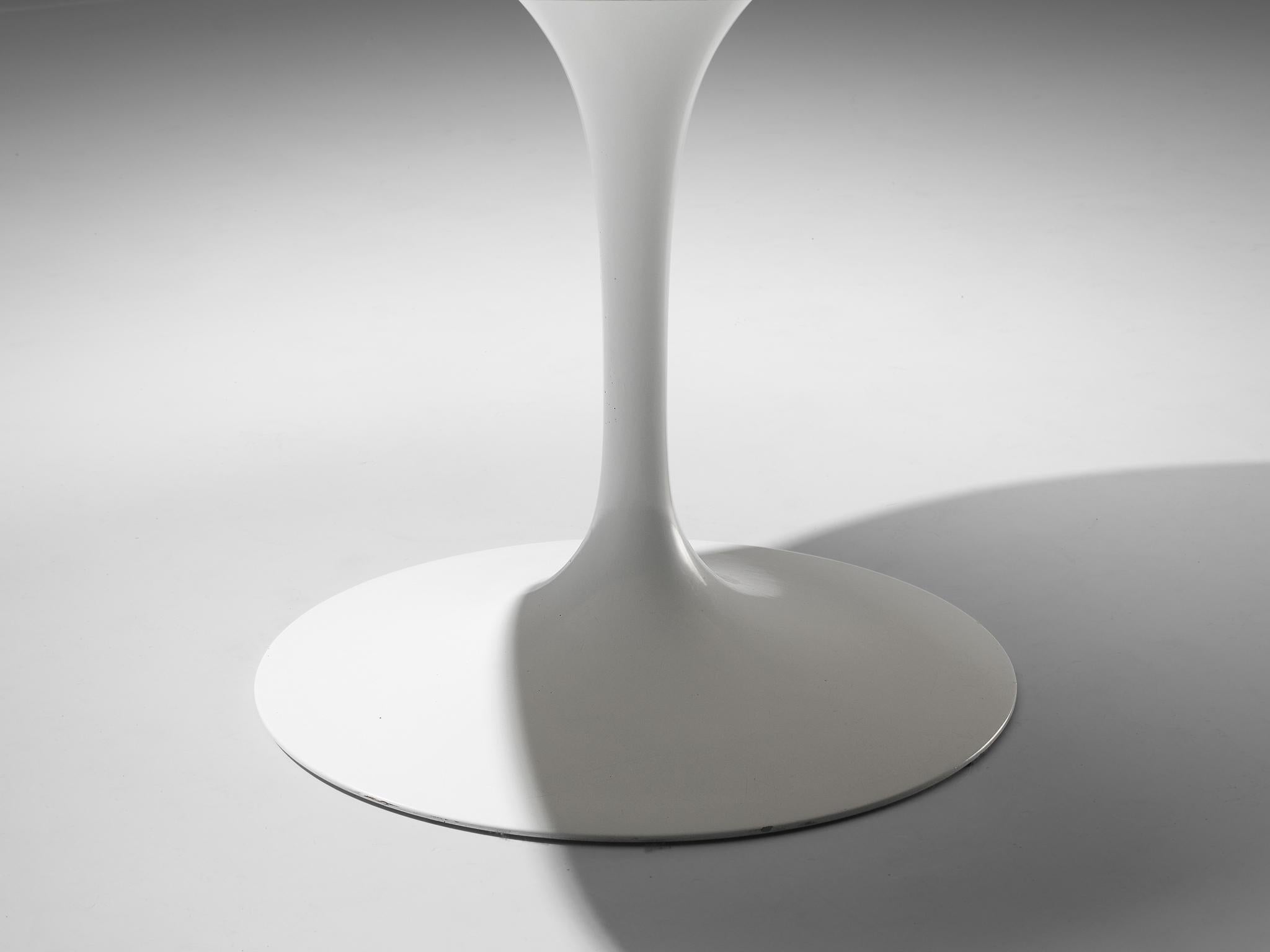Esstisch „Tulip“ von Eero Saarinen für Knoll mit Carrara-Marmorplatte  im Angebot 1