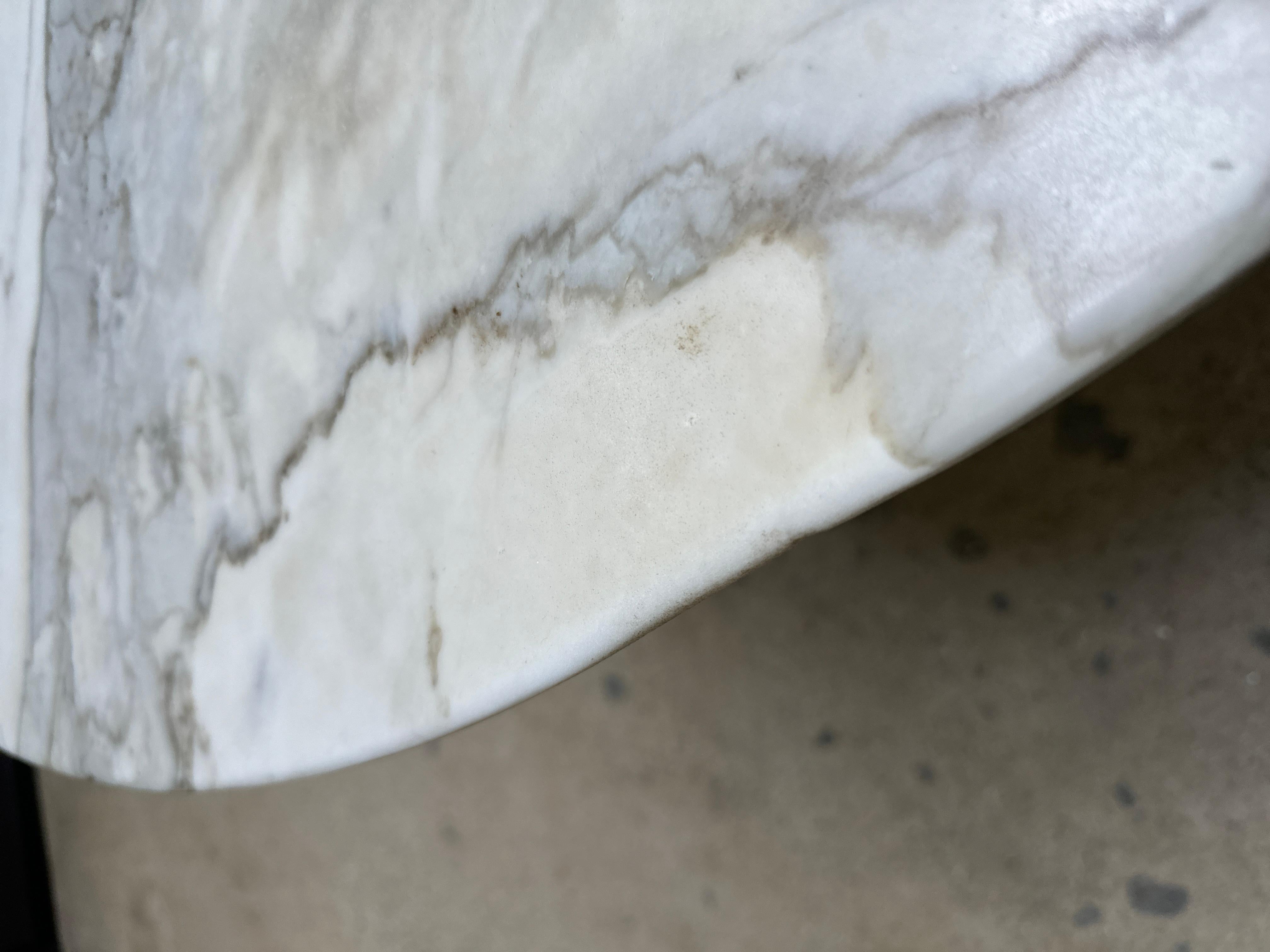 Eero Saarinen for Knoll 'Tulip' Dining Table with Carrara Marble Top For Sale 2