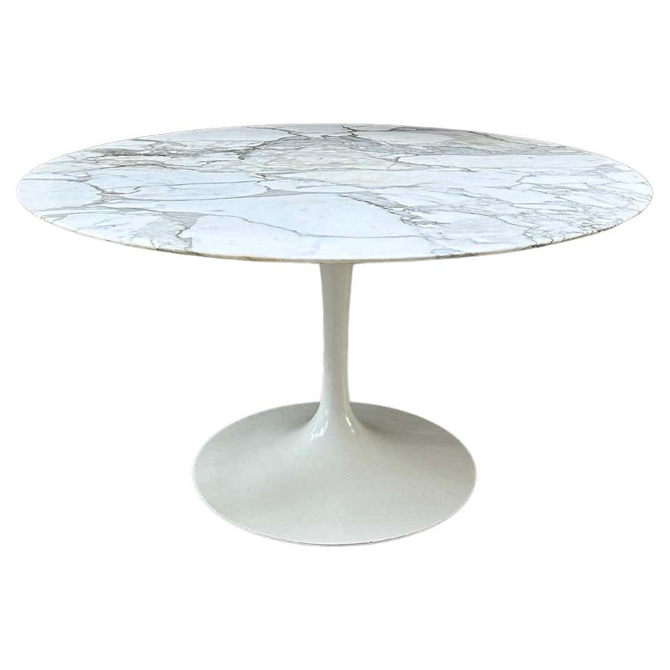 Eero Saarinen Tulip Oval Carrara Arabescato Marble Tulip Table for ...