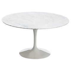 Table de salle à manger Tulip d'Eero Saarinen pour Knoll avec plateau en marbre de Carrare 