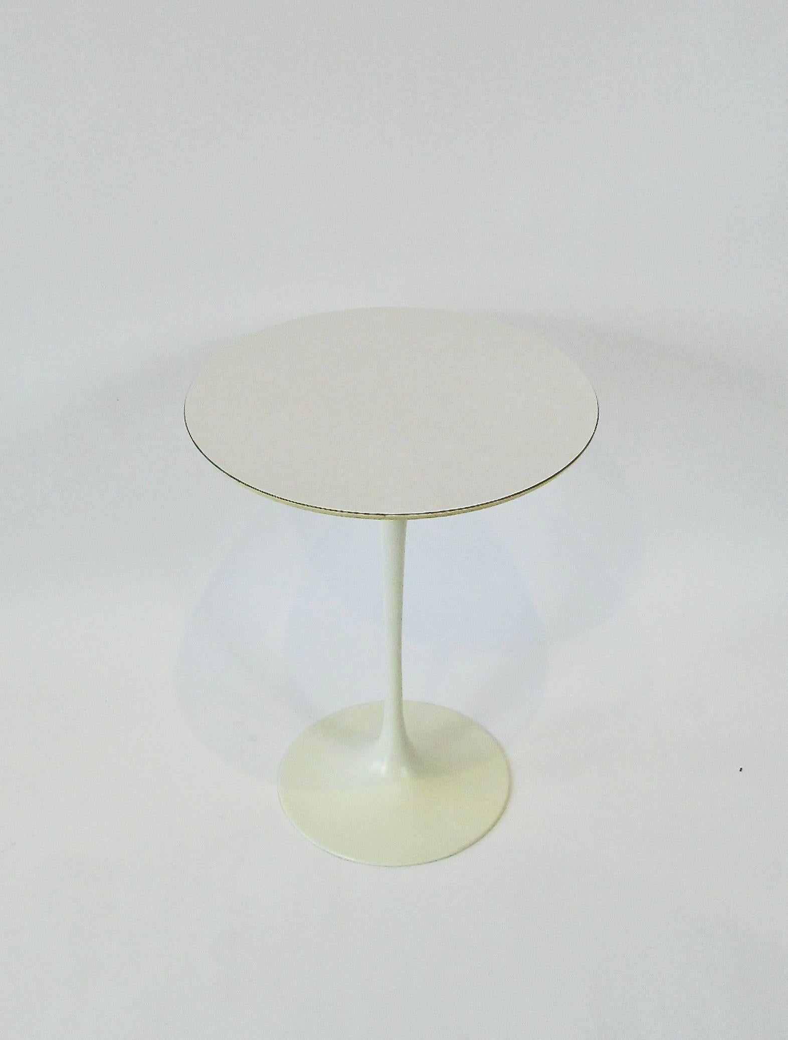 Eero Saarinen for Knoll Tulip Group Side Table In Good Condition In Ferndale, MI