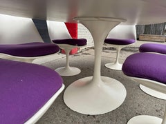 Eero Saarinen para Knoll Juego Tulip con mesa oval grande y 6 sillas Años 70