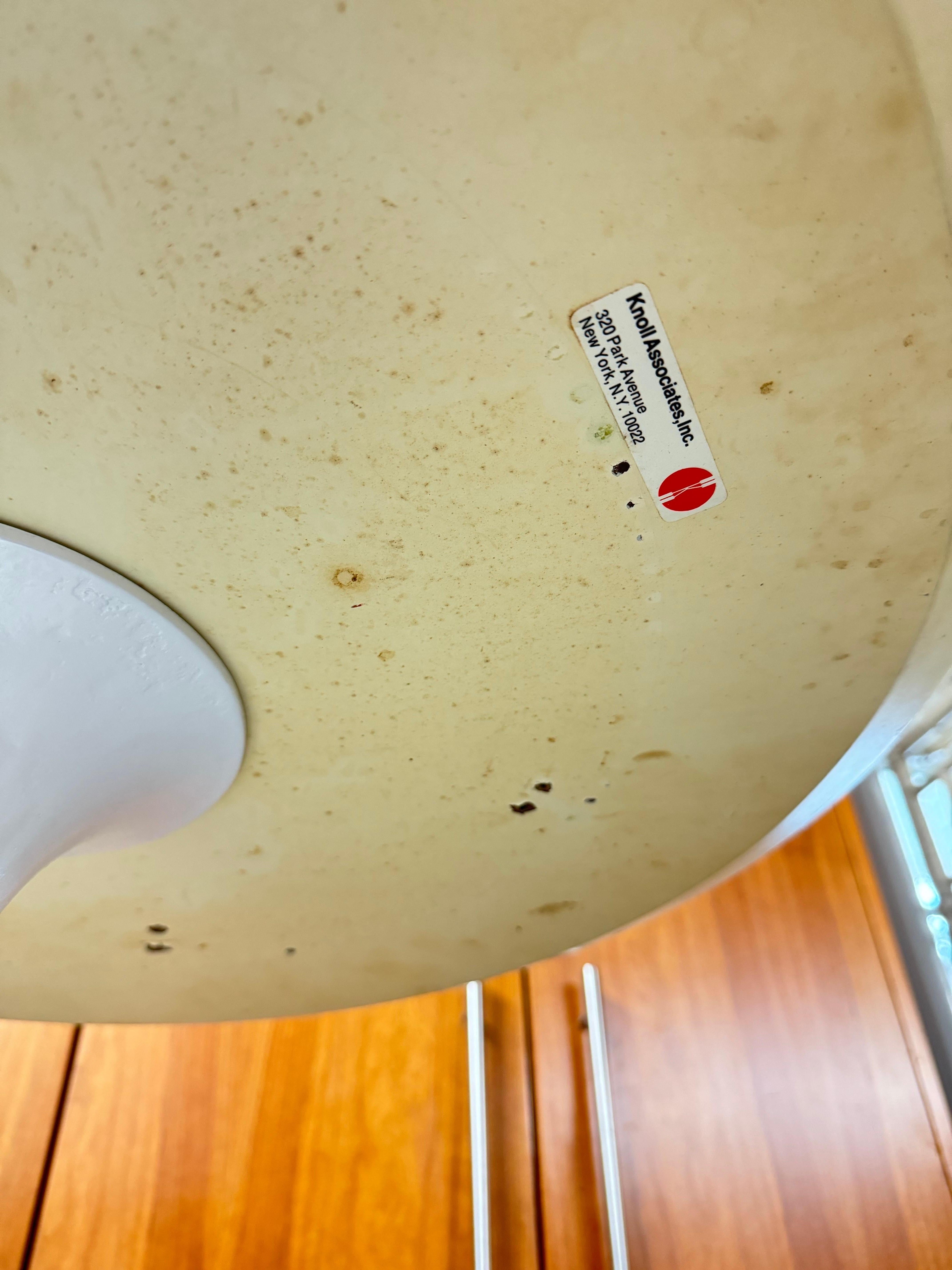 Métal Table d'appoint Tulip d'Eero Saarinen pour Knoll en vente
