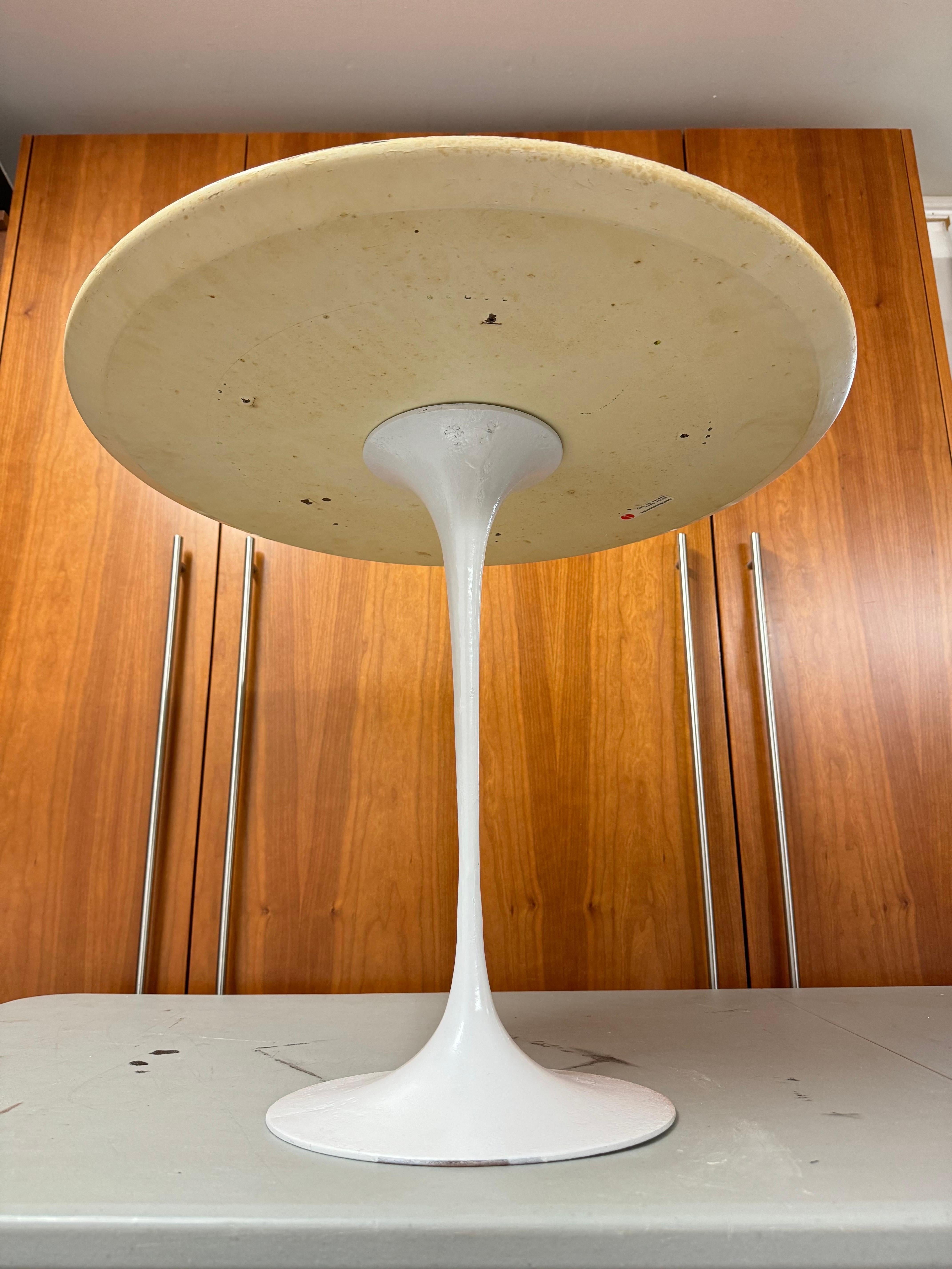 Table d'appoint Tulip d'Eero Saarinen pour Knoll en vente 1