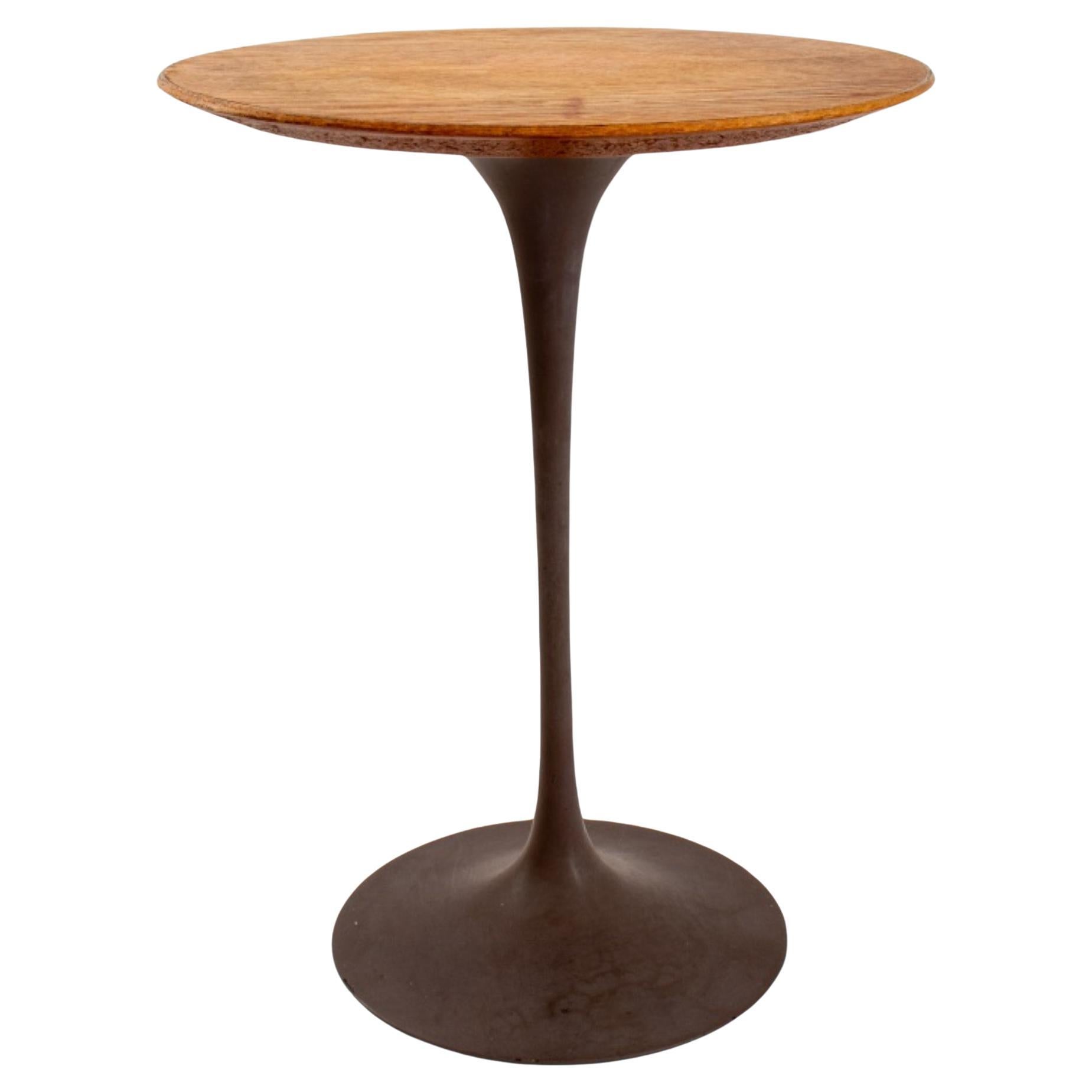Eero Saarinen for Knoll "Tulip" Side Table For Sale
