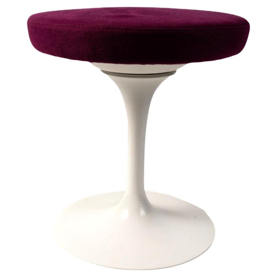 Eero Saarinen für Knoll  TULIP Hocker im Angebot