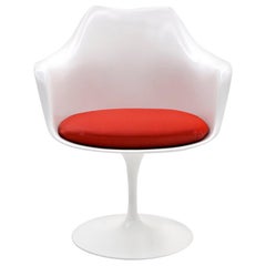 Eero Saarinen for Knoll Tulip Swivel Chair with Arms, White, Red, Excellent 