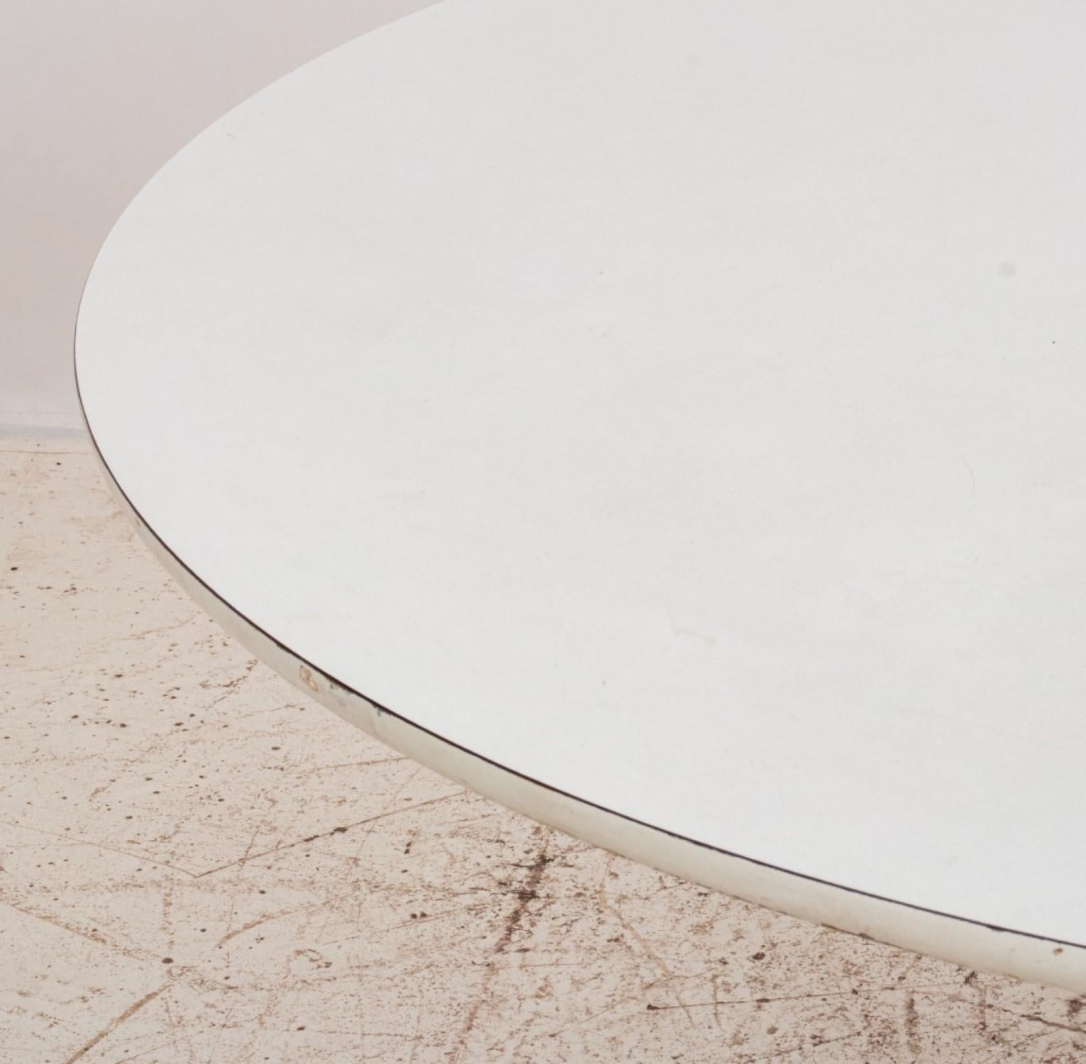 20th Century Eero Saarinen for Knoll Tulip Table, White