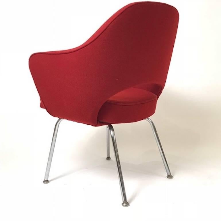 Iconic design of Eero Saarinen for Knoll Associates. This fantastic executive armchair epitomizes the term: 'form meets function'. Very stylish yet comfortable chair. Fabulous for the office or glamorous dining chair. Linger around the dinner table
