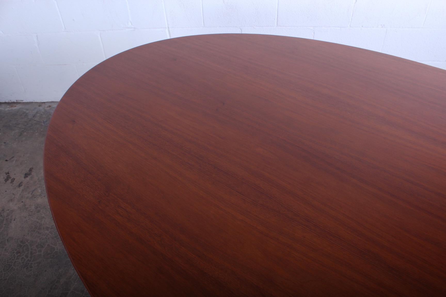 Eero Saarinen for Knoll Walnut Oval Dining Table 6