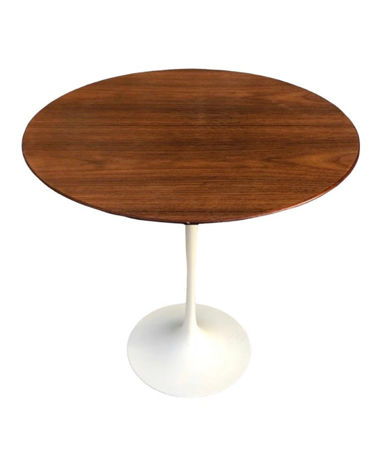 Mid-Century Modern Eero Saarinen for Knoll Walnut Tulip Side Table For Sale