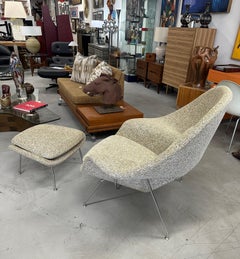 Sedia e ottomana Womb di Eero Saarinen per Knoll